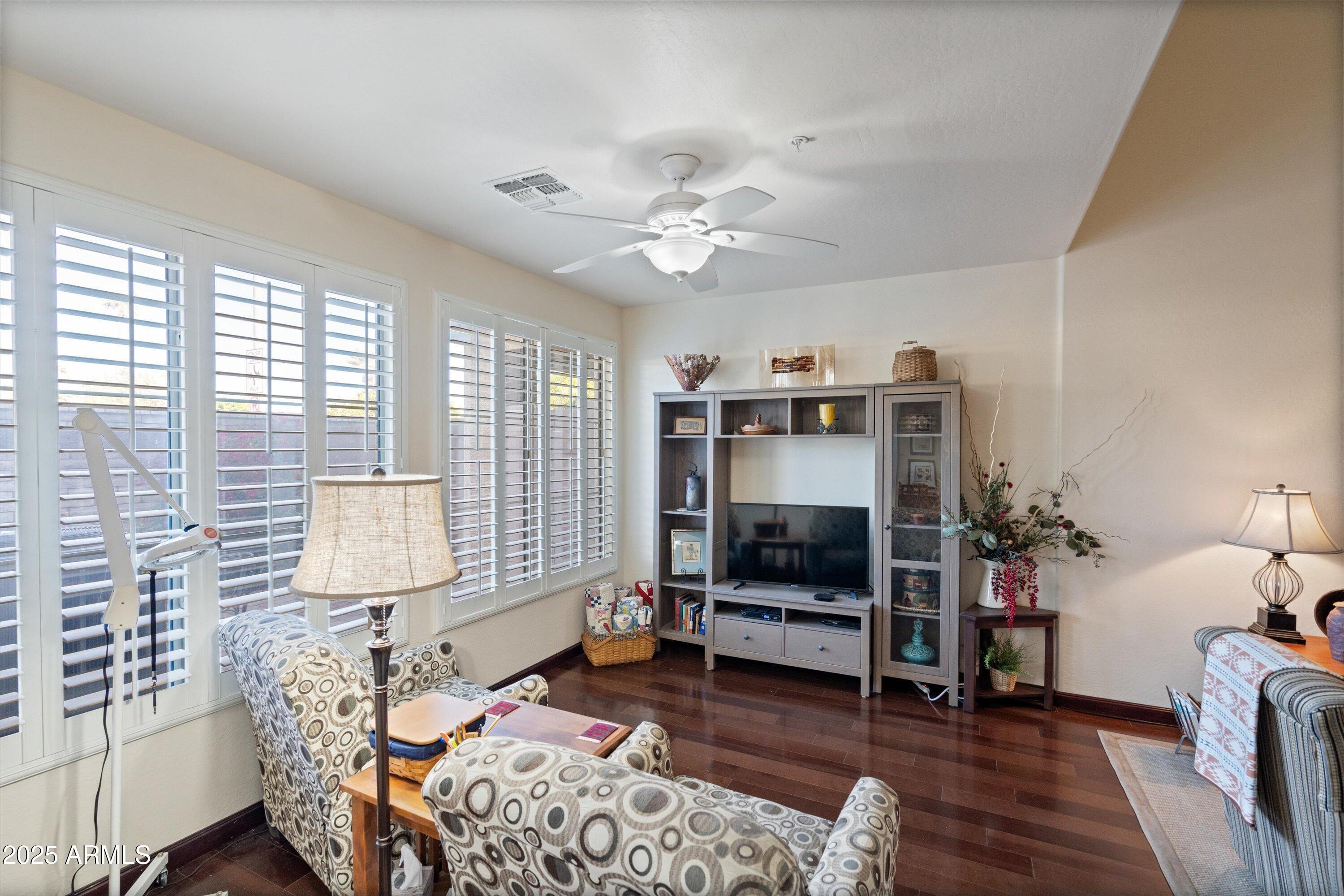 5415 E MCKELLIPS Road 110