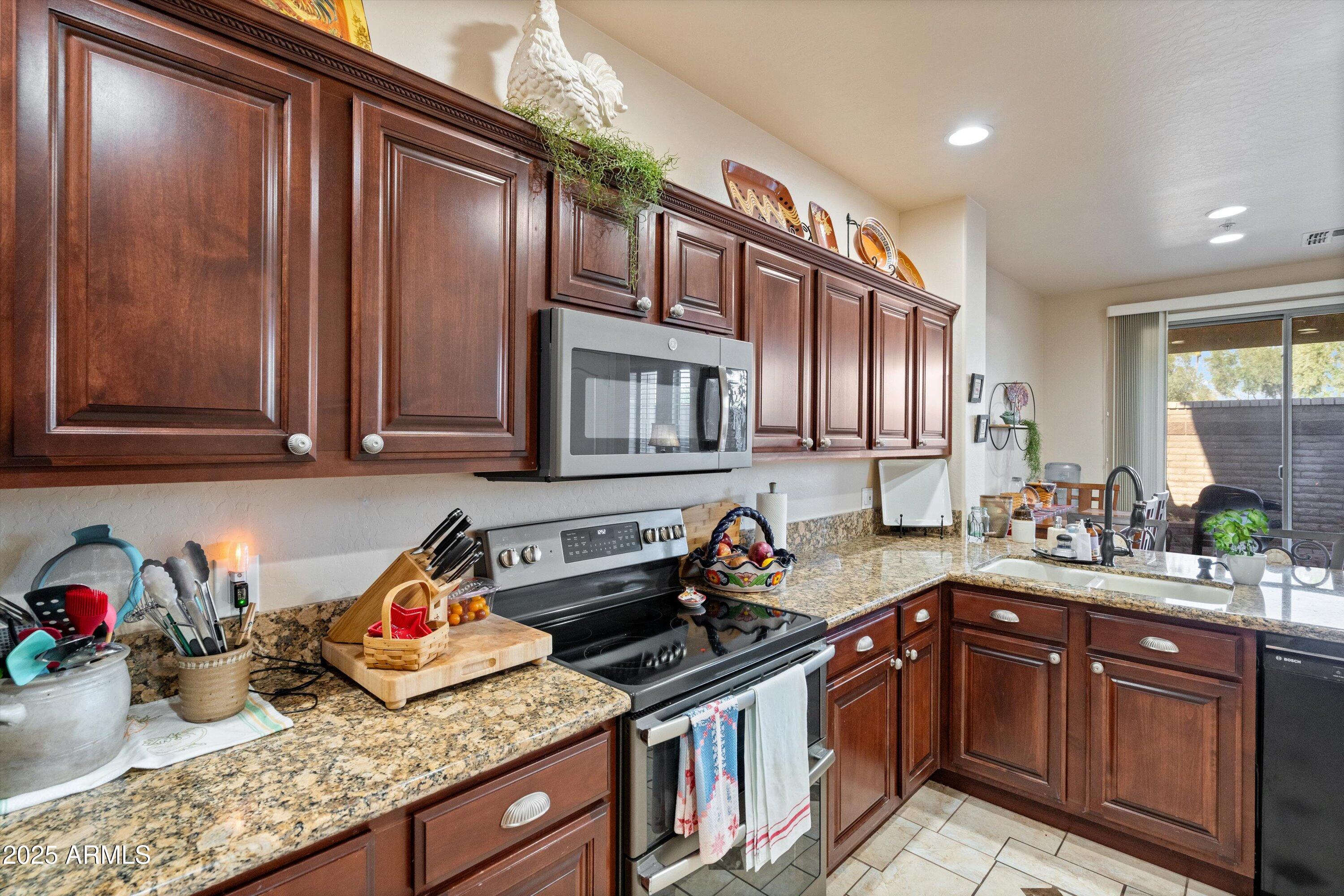 5415 E MCKELLIPS Road 110