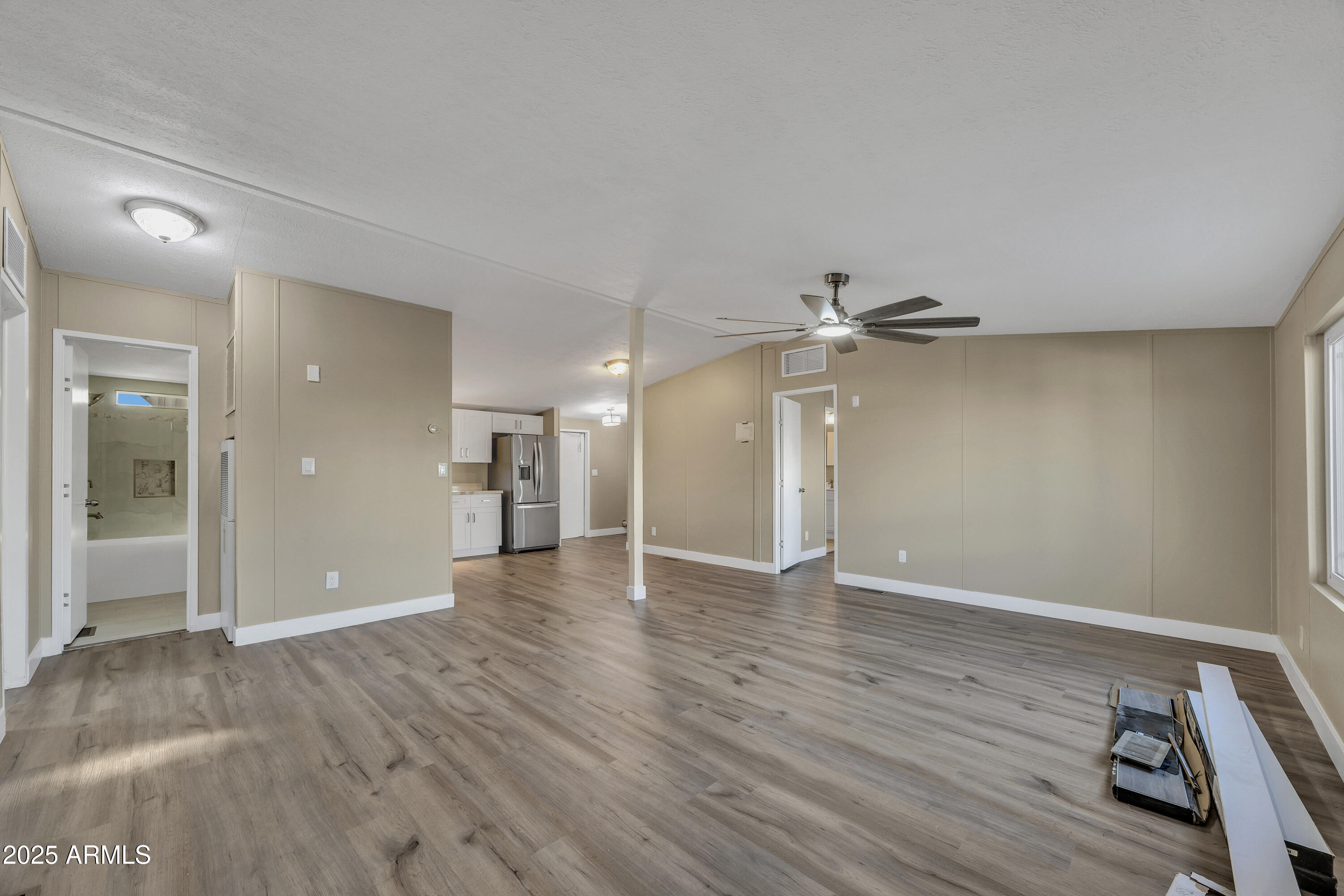 2000 S APACHE Road 220