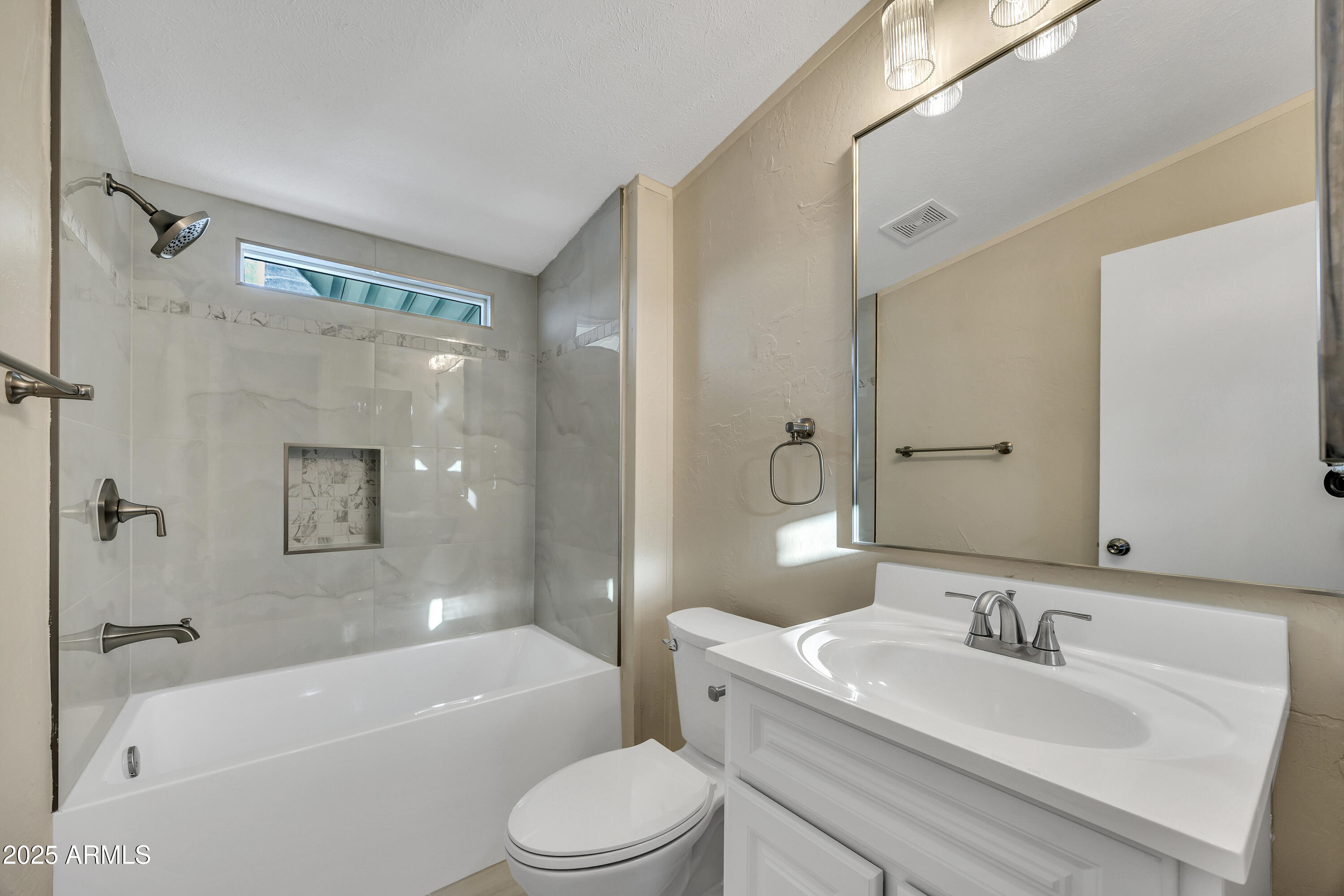 2000 S APACHE Road 220