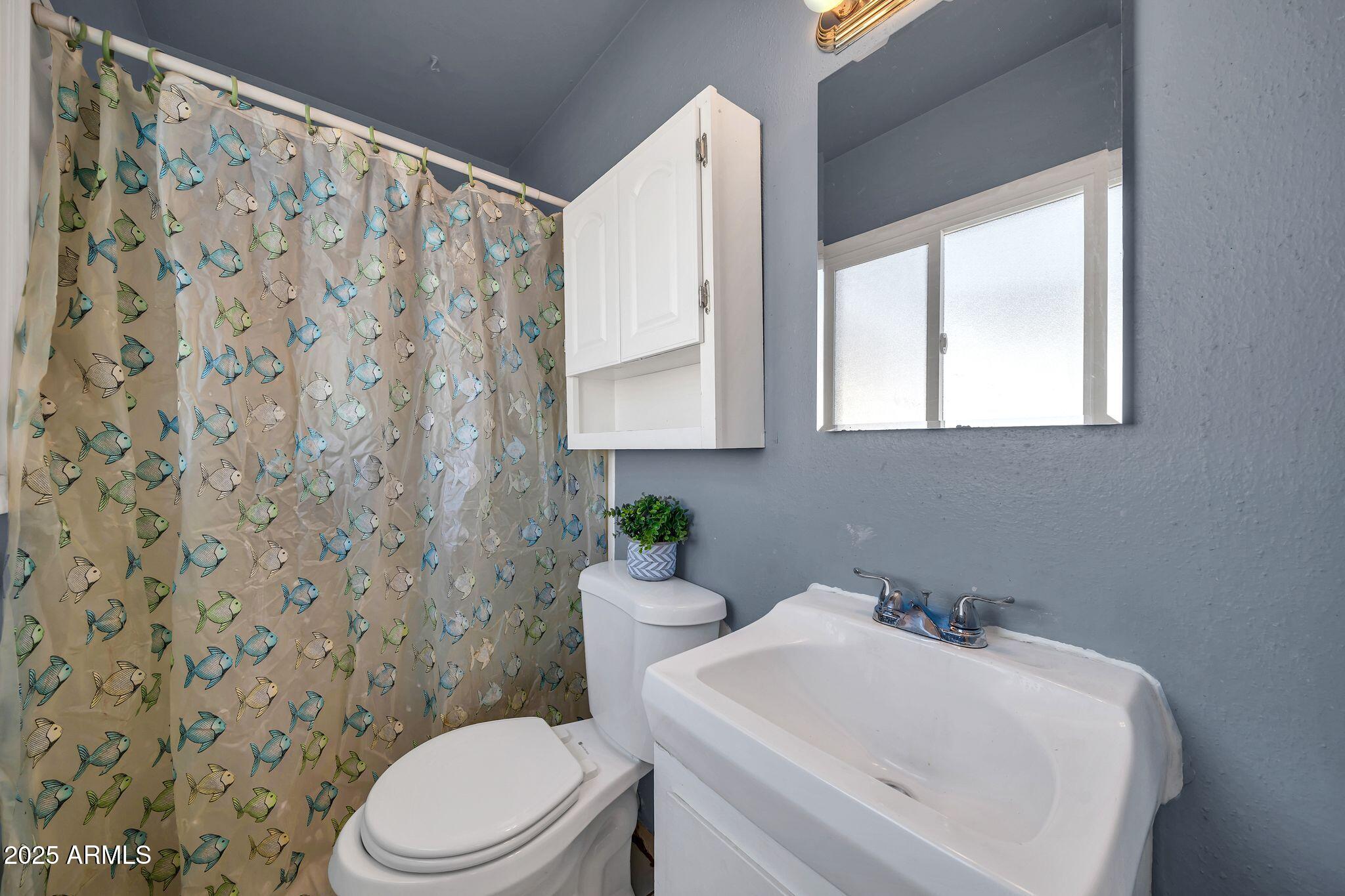 2142 W PARADISE Drive