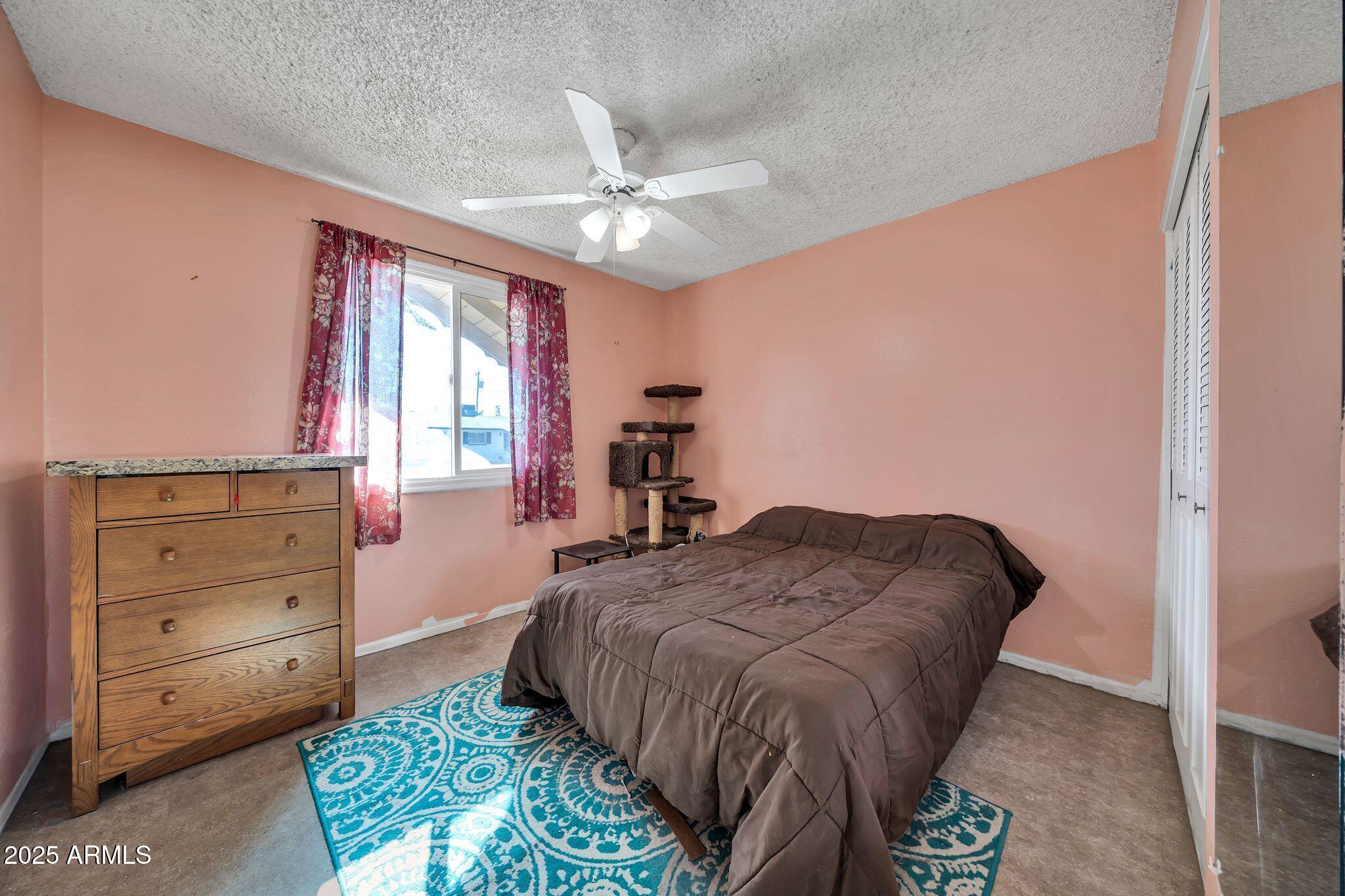 2142 W PARADISE Drive