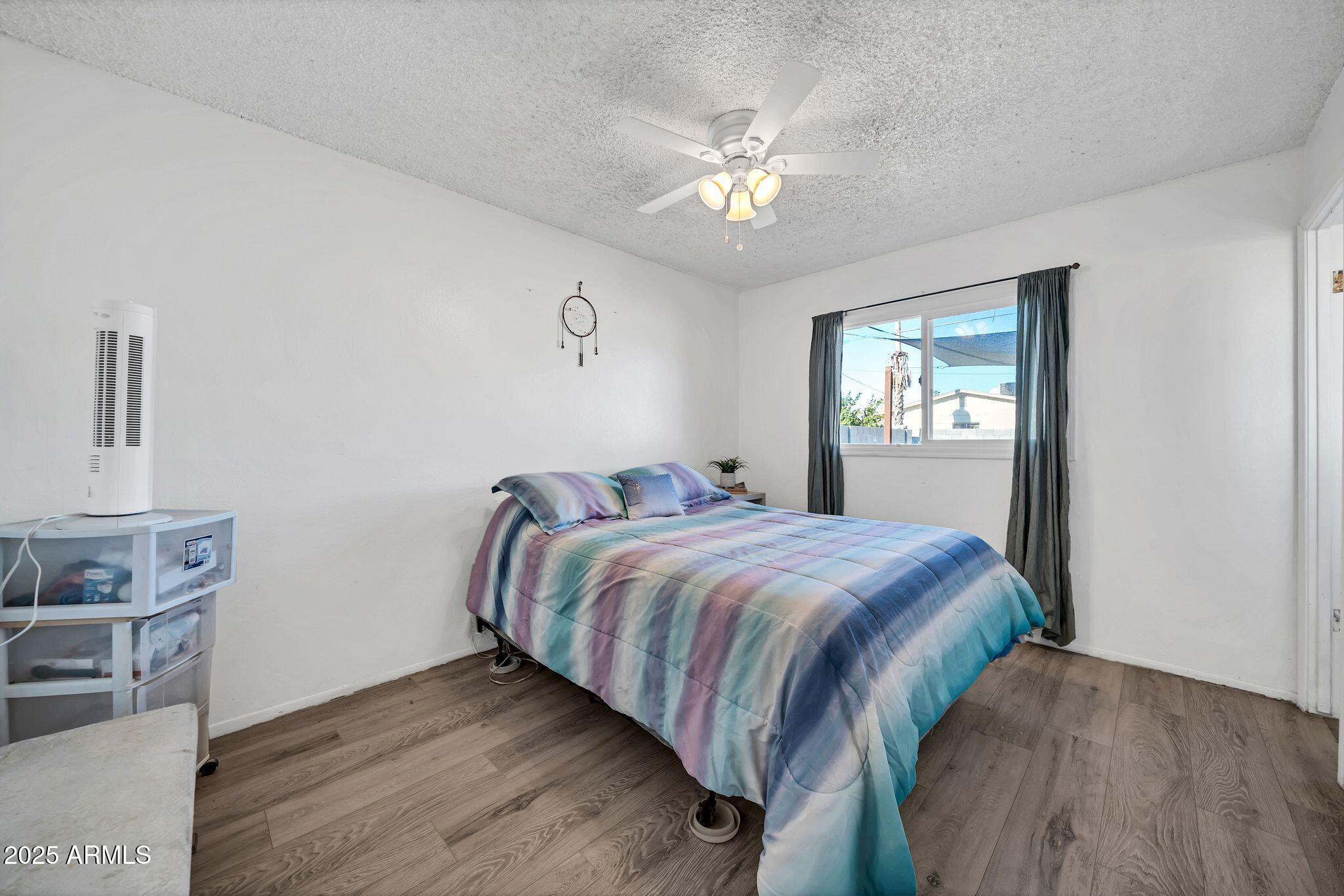 2142 W PARADISE Drive