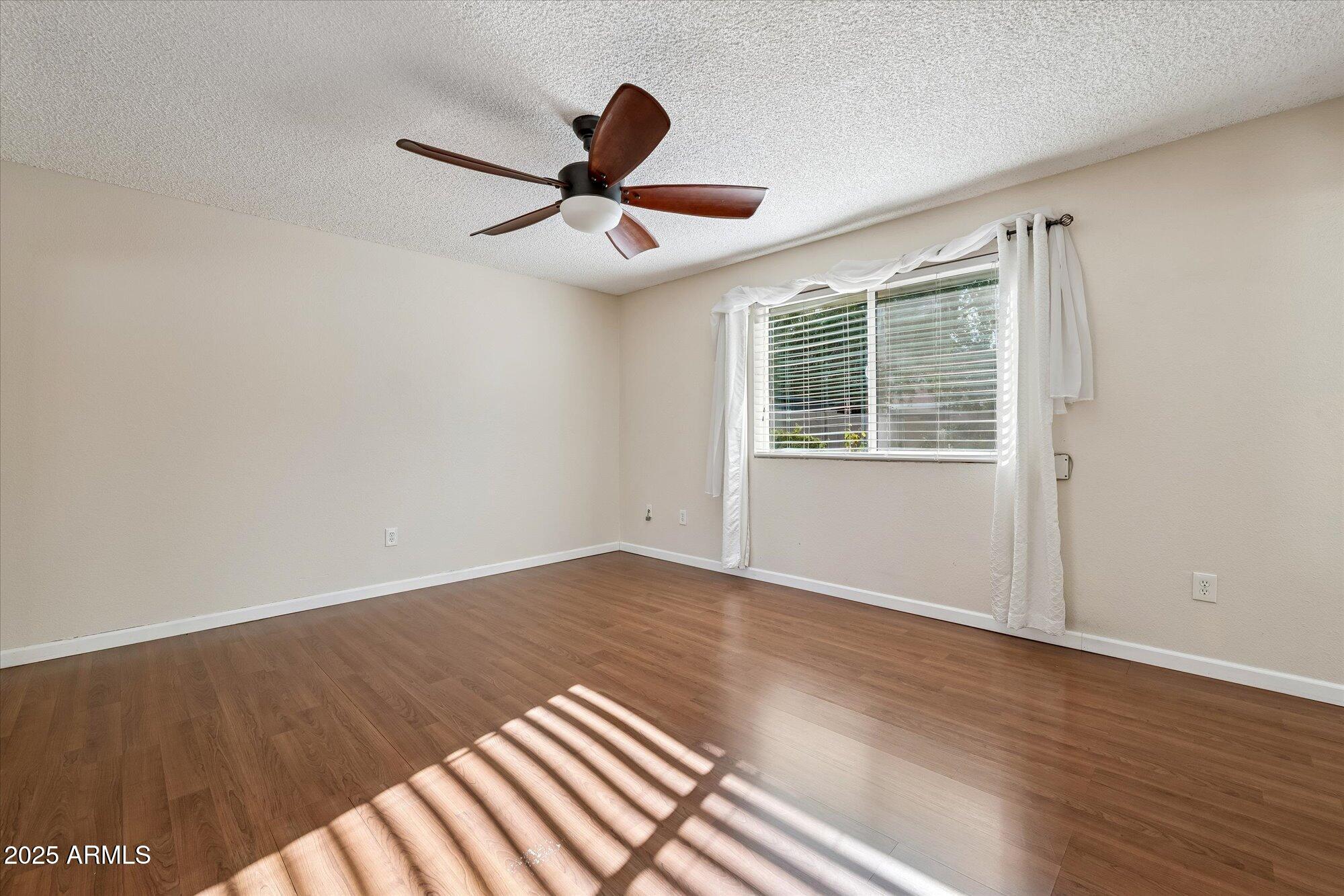 6833 E FLOSSMOOR Avenue