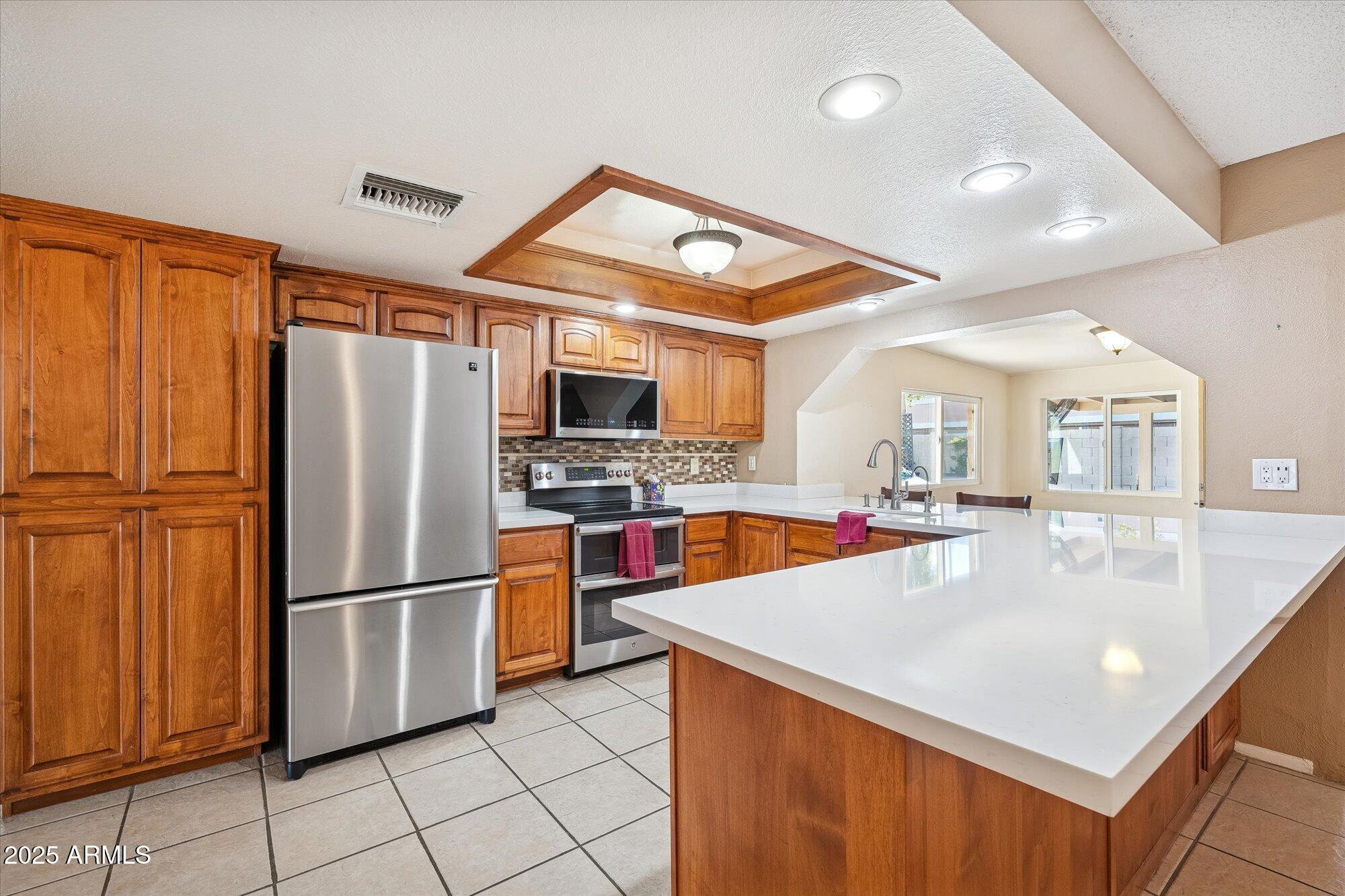 6833 E FLOSSMOOR Avenue