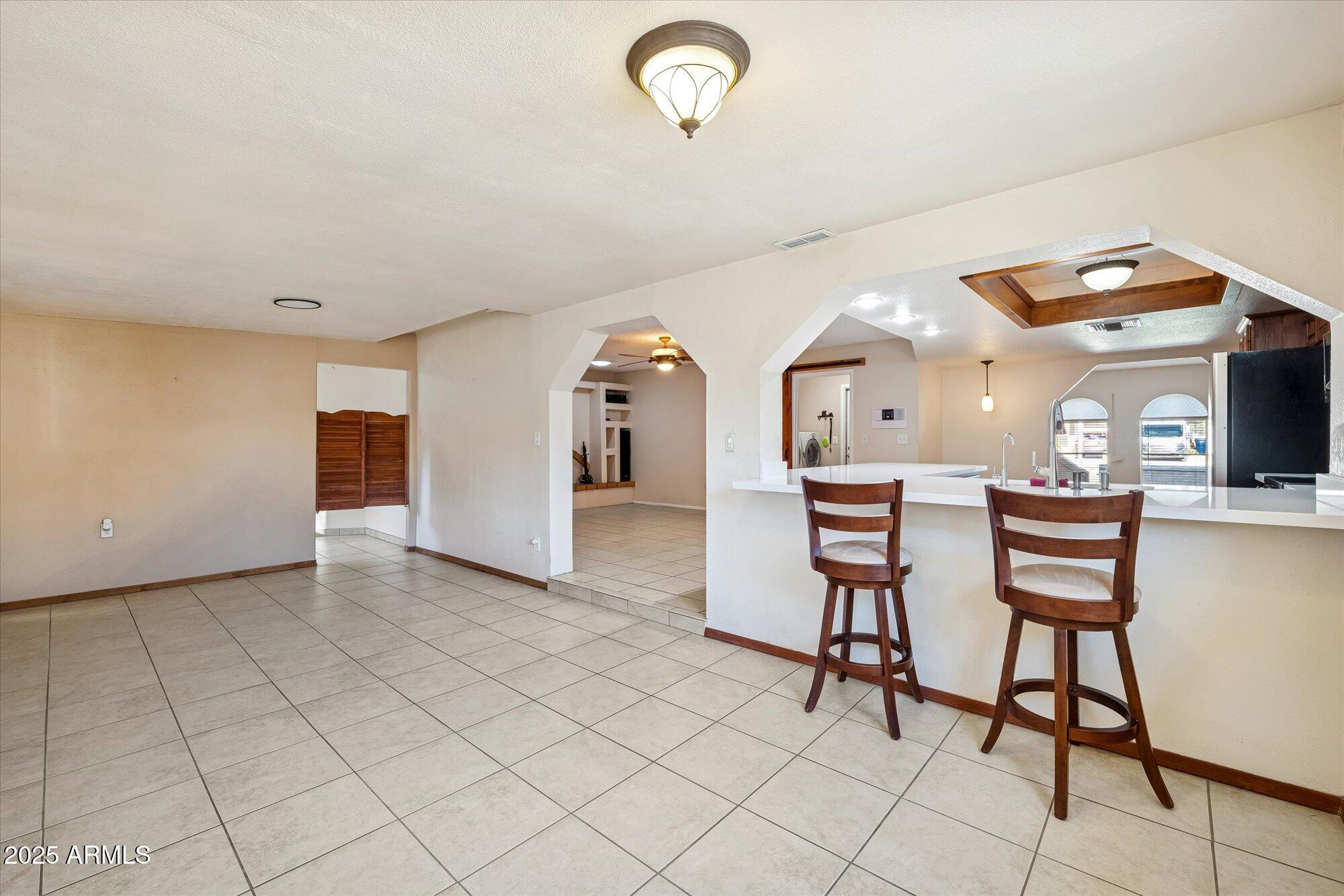 6833 E FLOSSMOOR Avenue