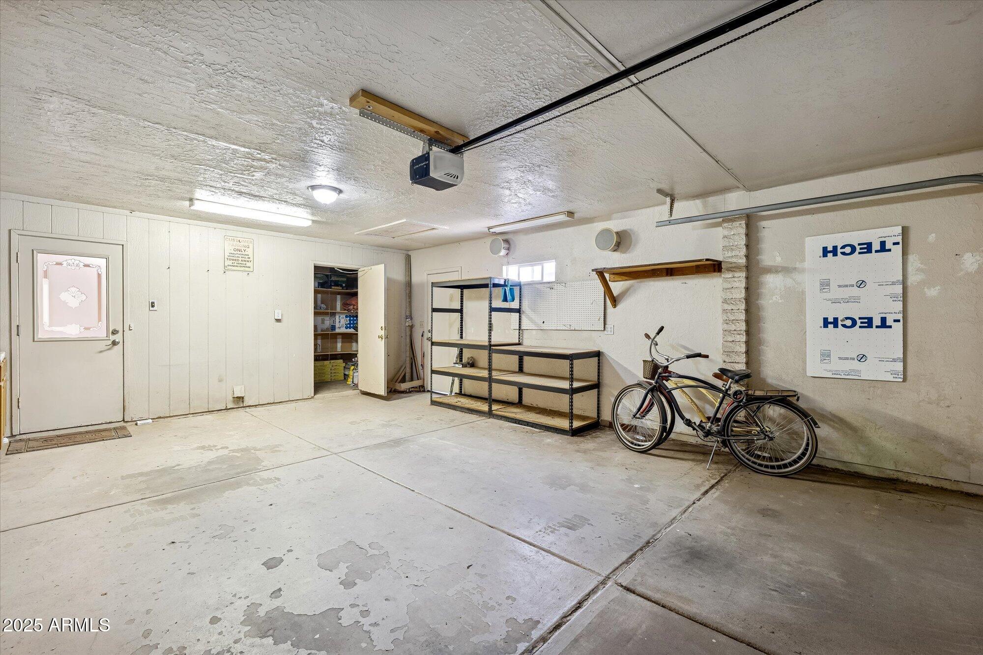 6833 E FLOSSMOOR Avenue