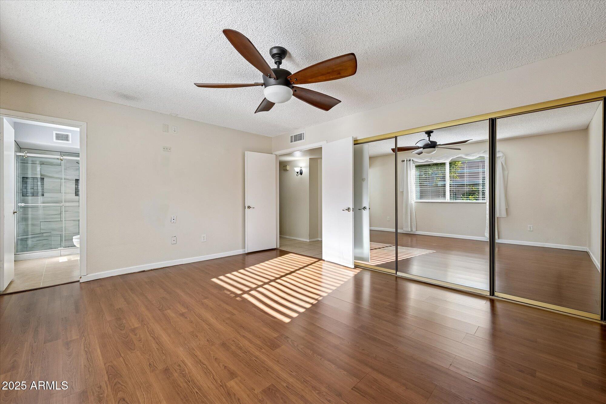 6833 E FLOSSMOOR Avenue