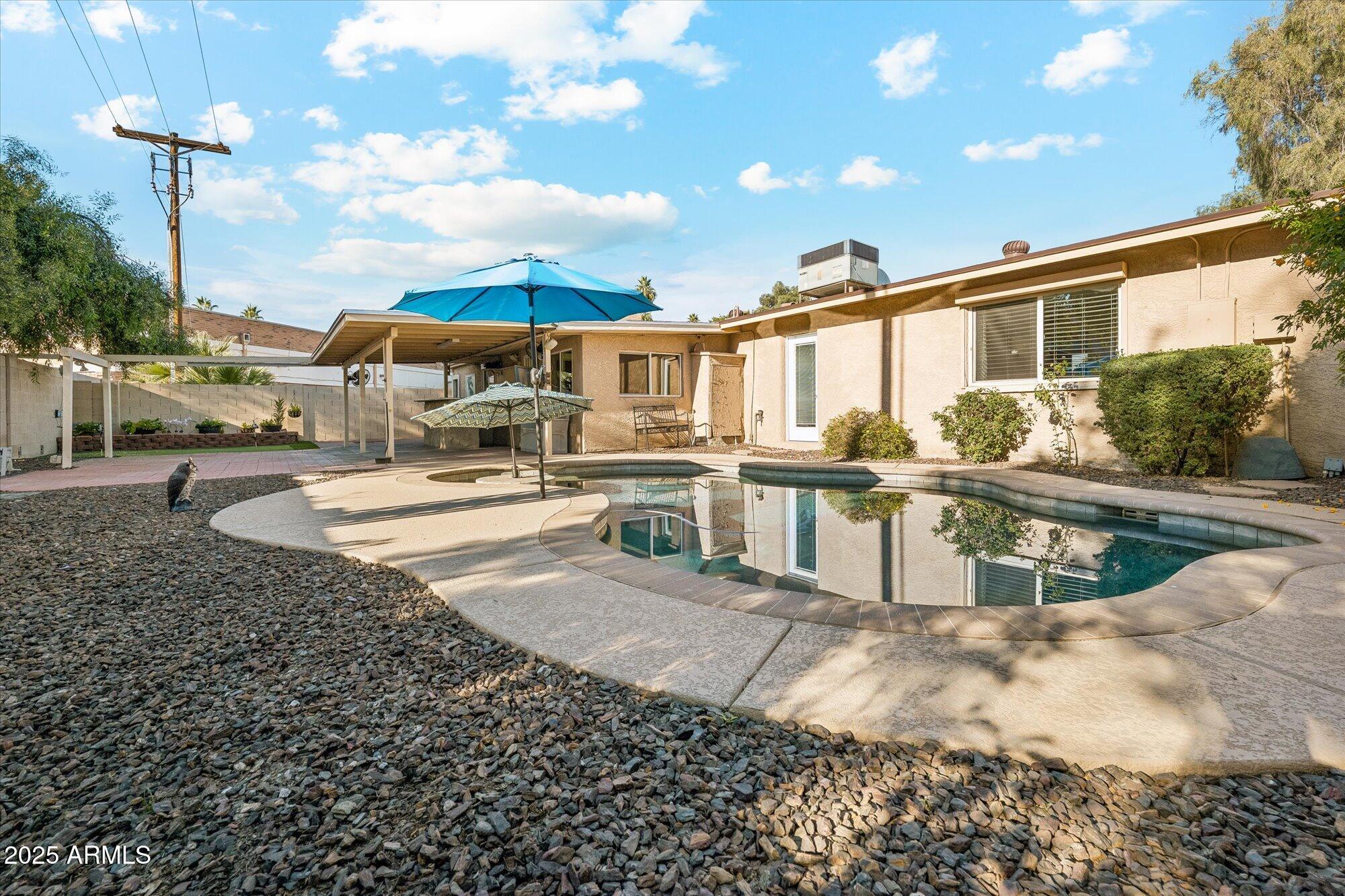 6833 E FLOSSMOOR Avenue