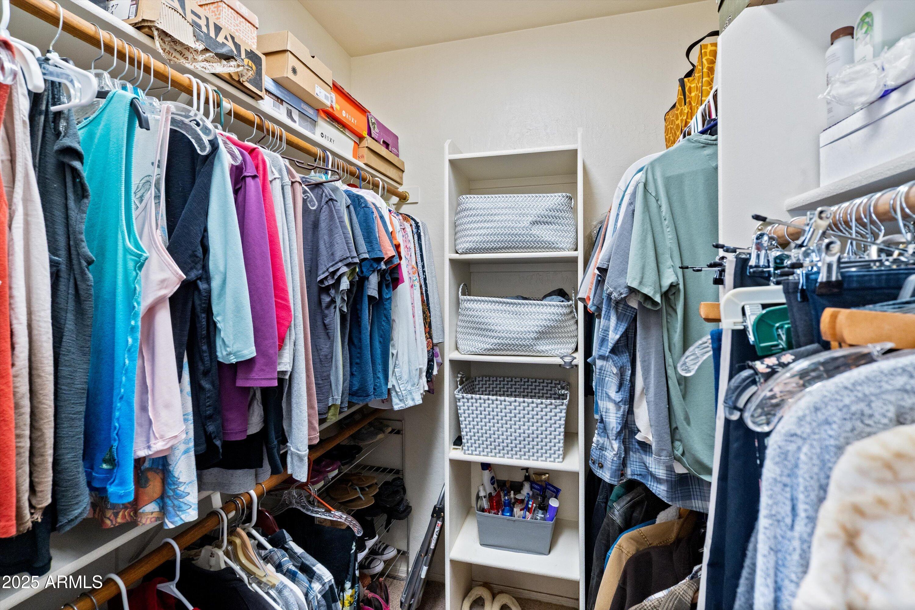 24909 W RED ROBIN Drive