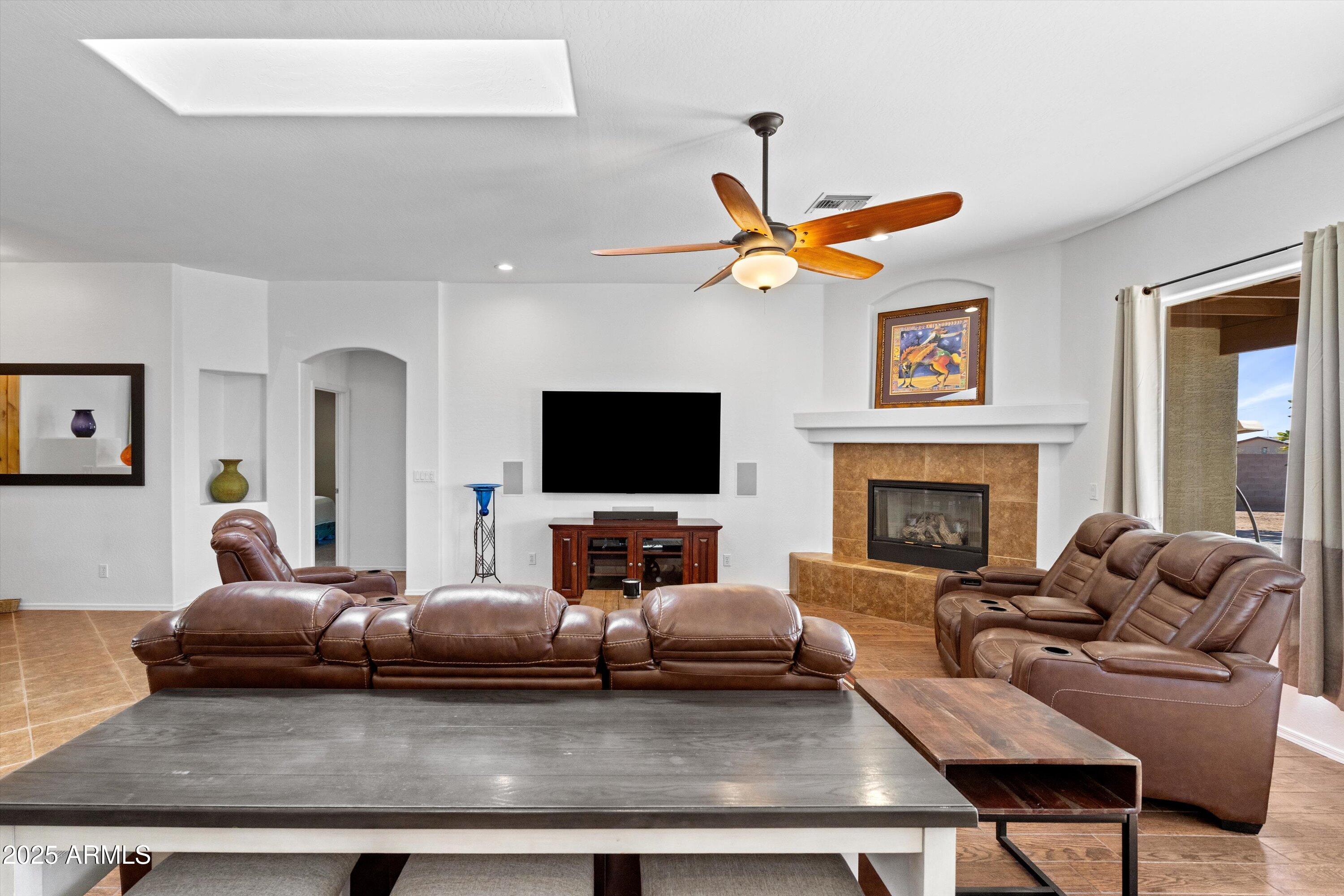 24909 W RED ROBIN Drive