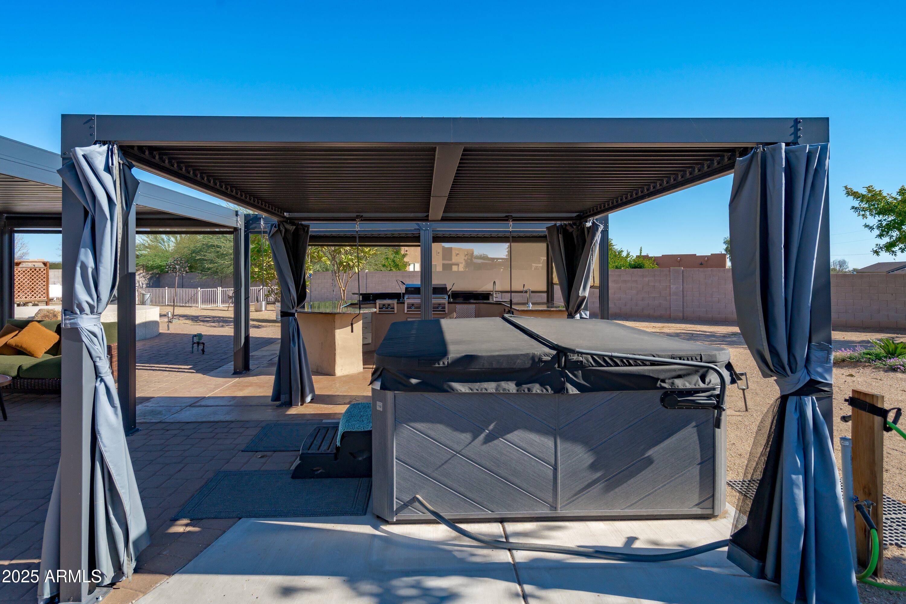 24909 W RED ROBIN Drive