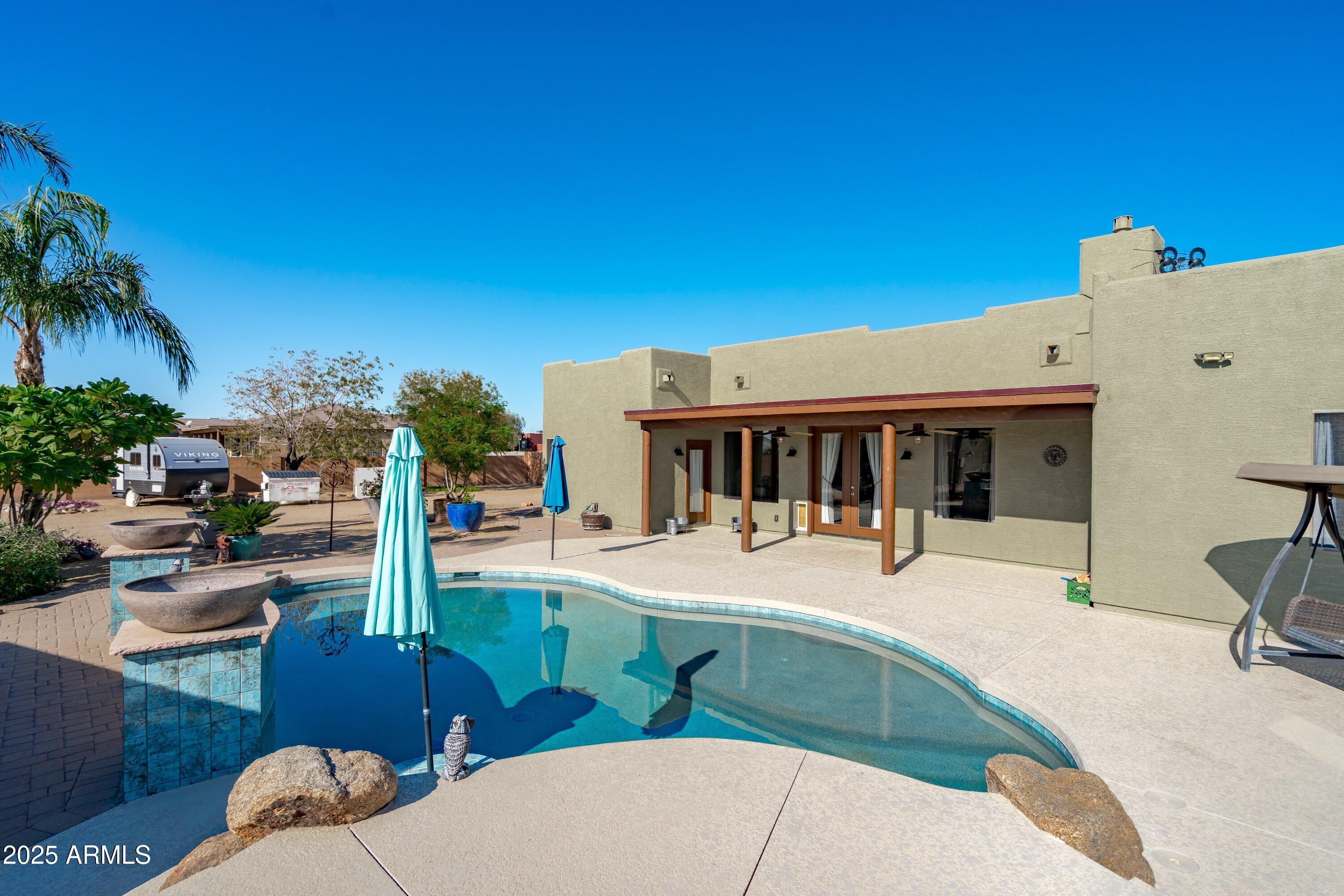 24909 W RED ROBIN Drive