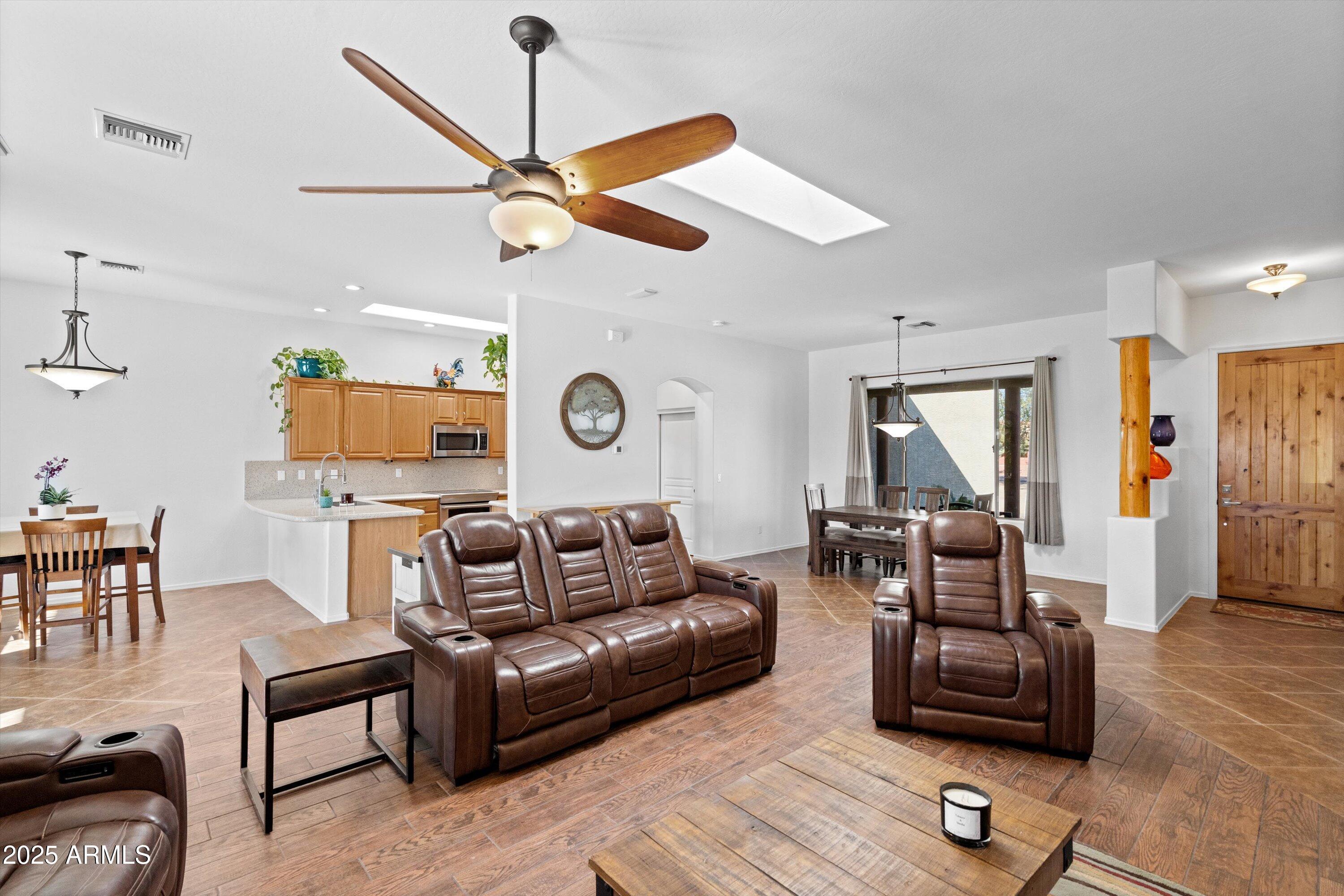 24909 W RED ROBIN Drive