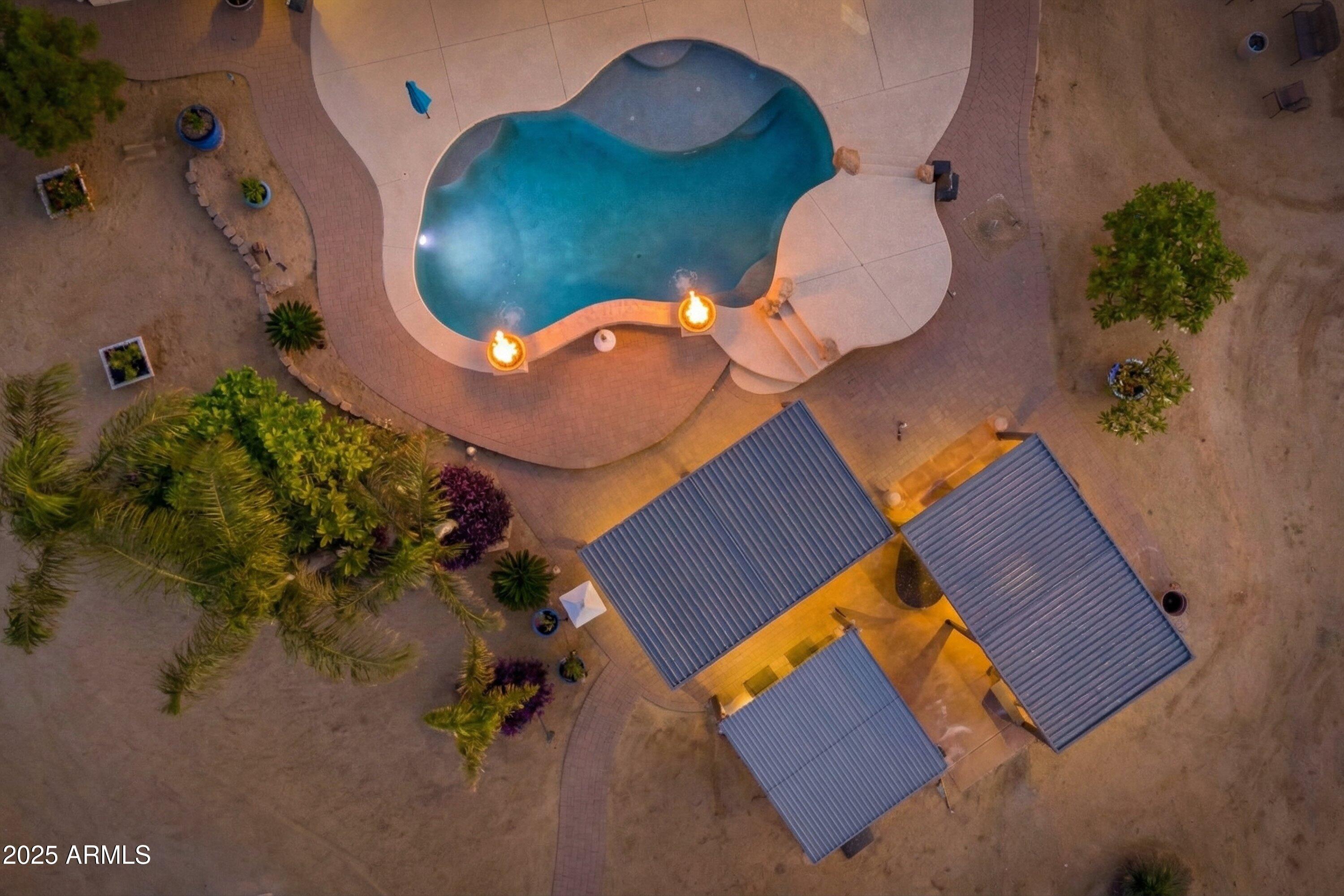 24909 W RED ROBIN Drive