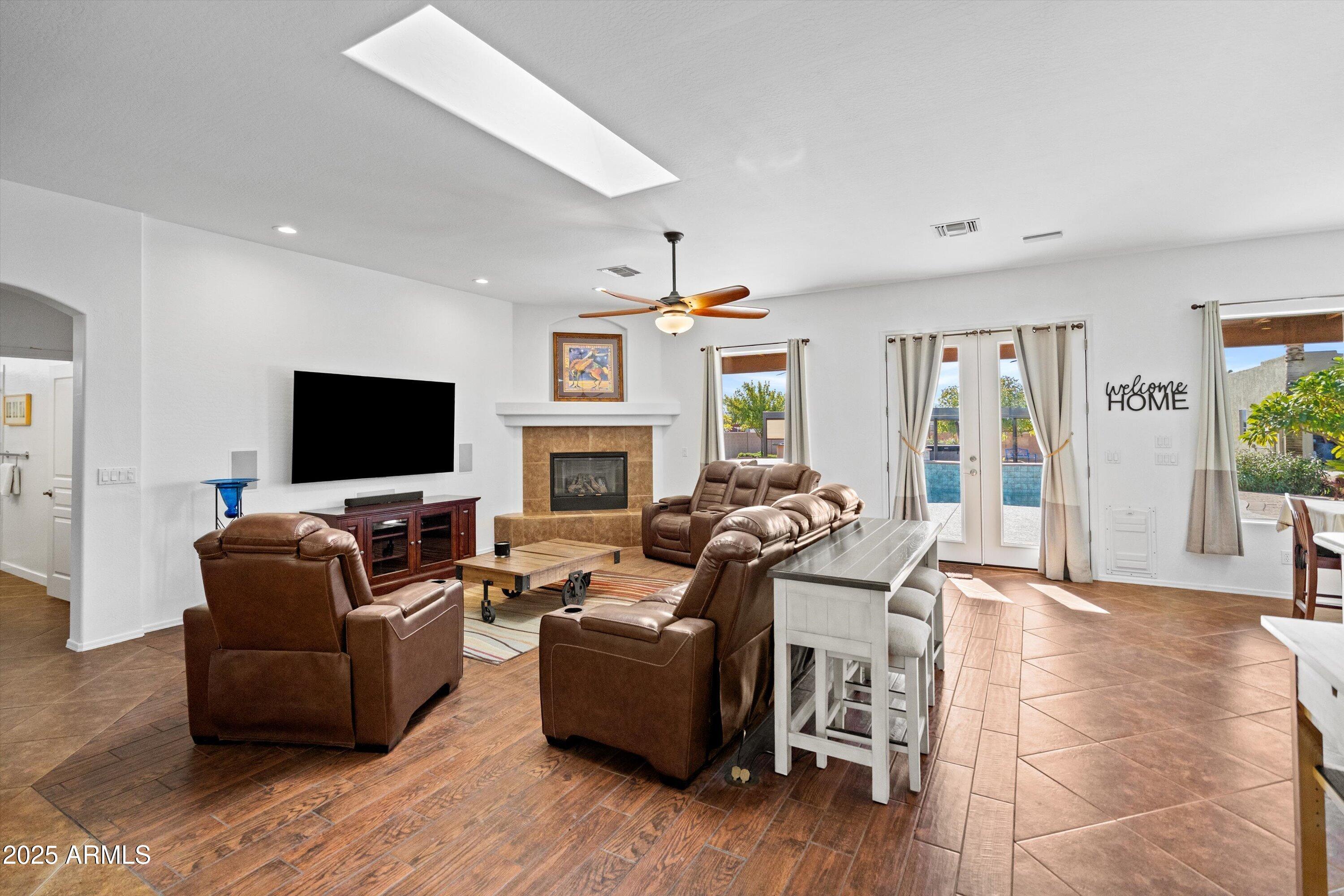 24909 W RED ROBIN Drive