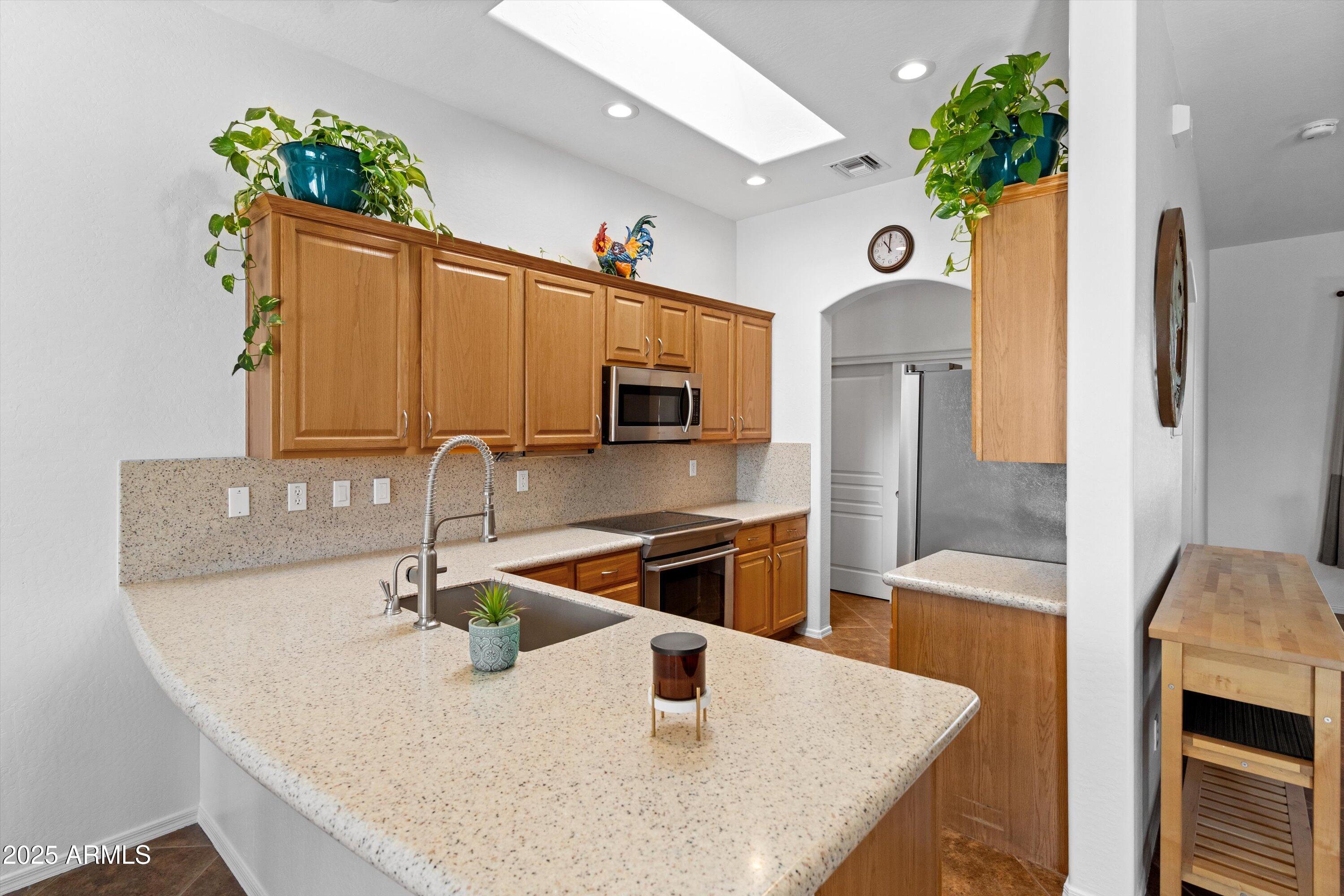 24909 W RED ROBIN Drive