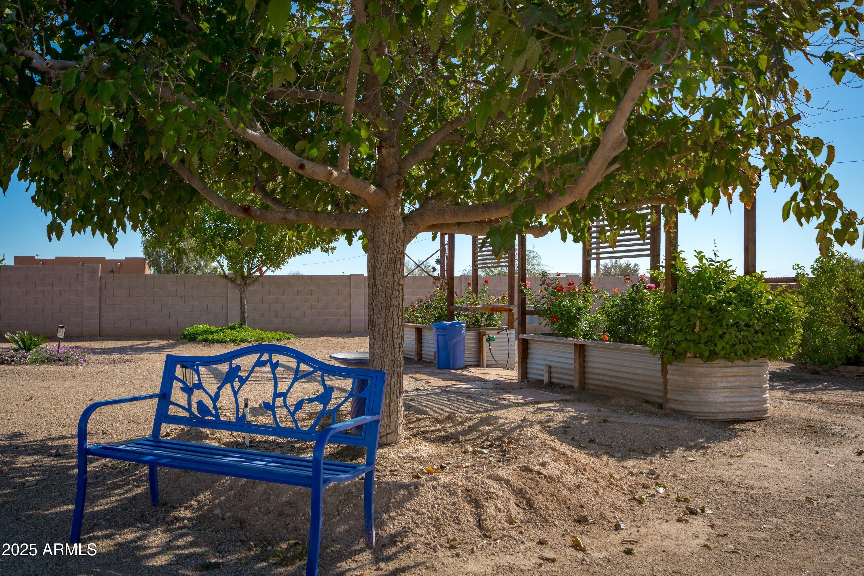 24909 W RED ROBIN Drive