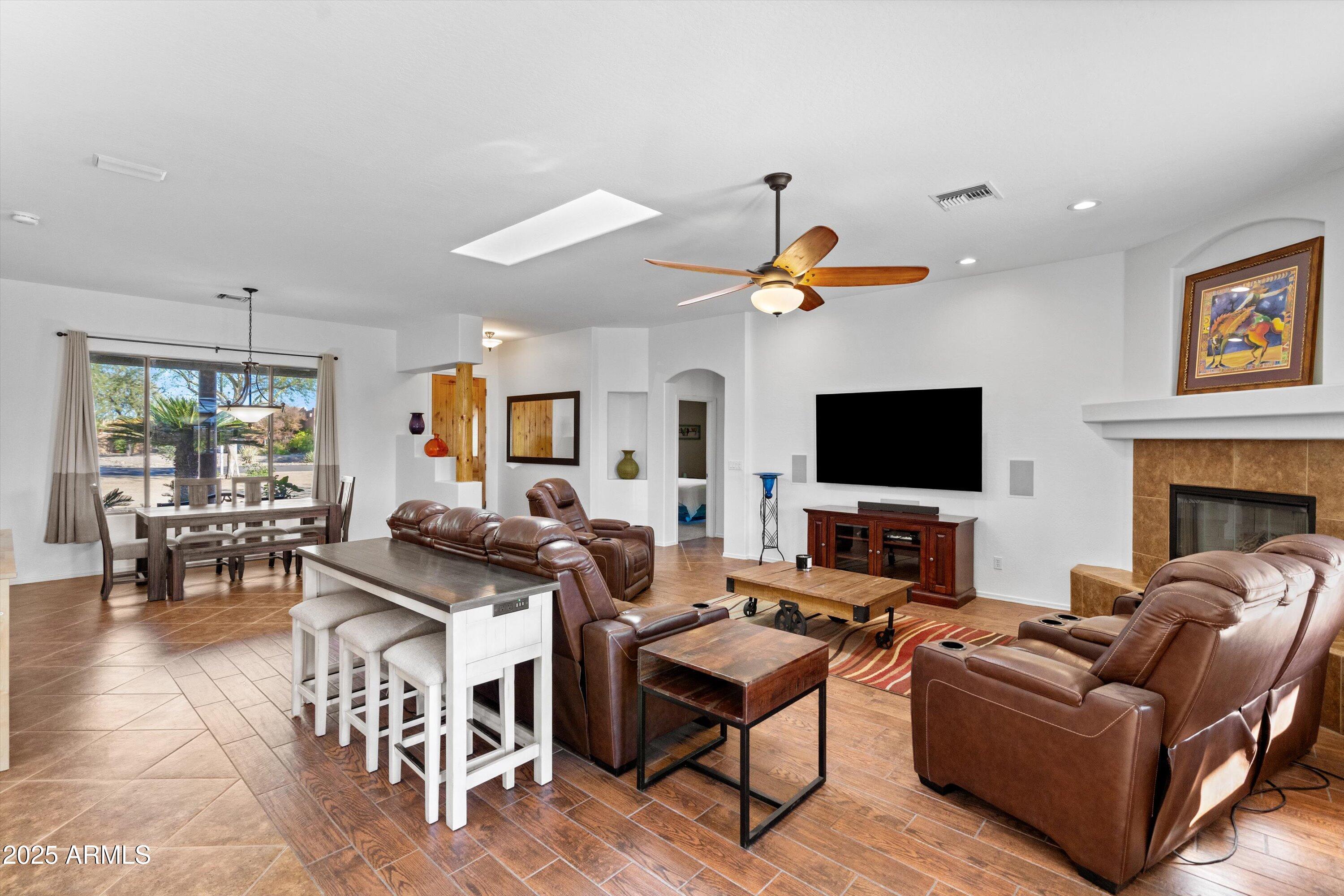 24909 W RED ROBIN Drive