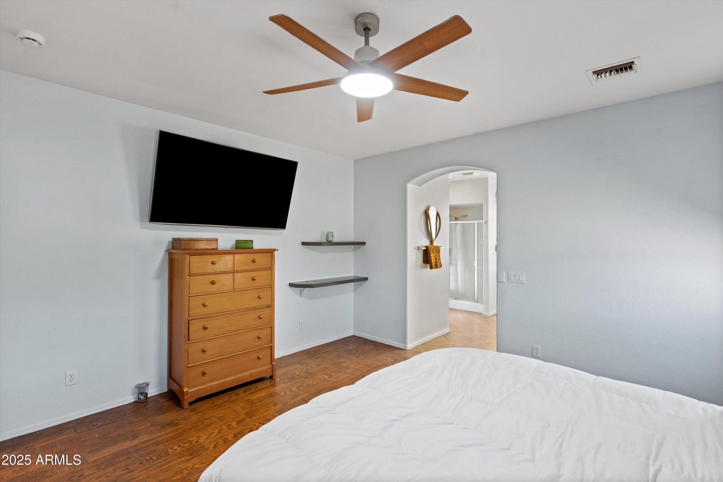 24909 W RED ROBIN Drive