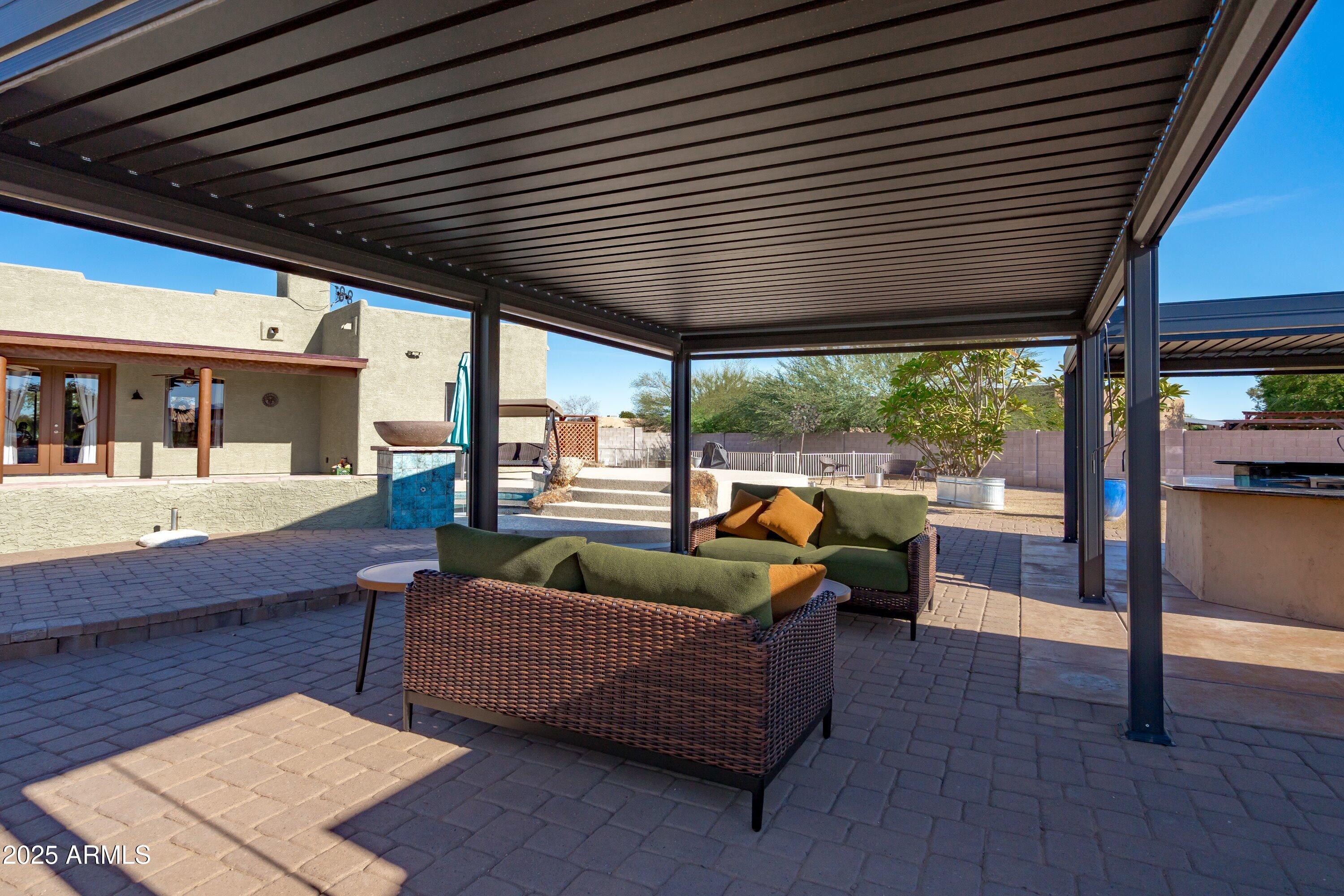 24909 W RED ROBIN Drive