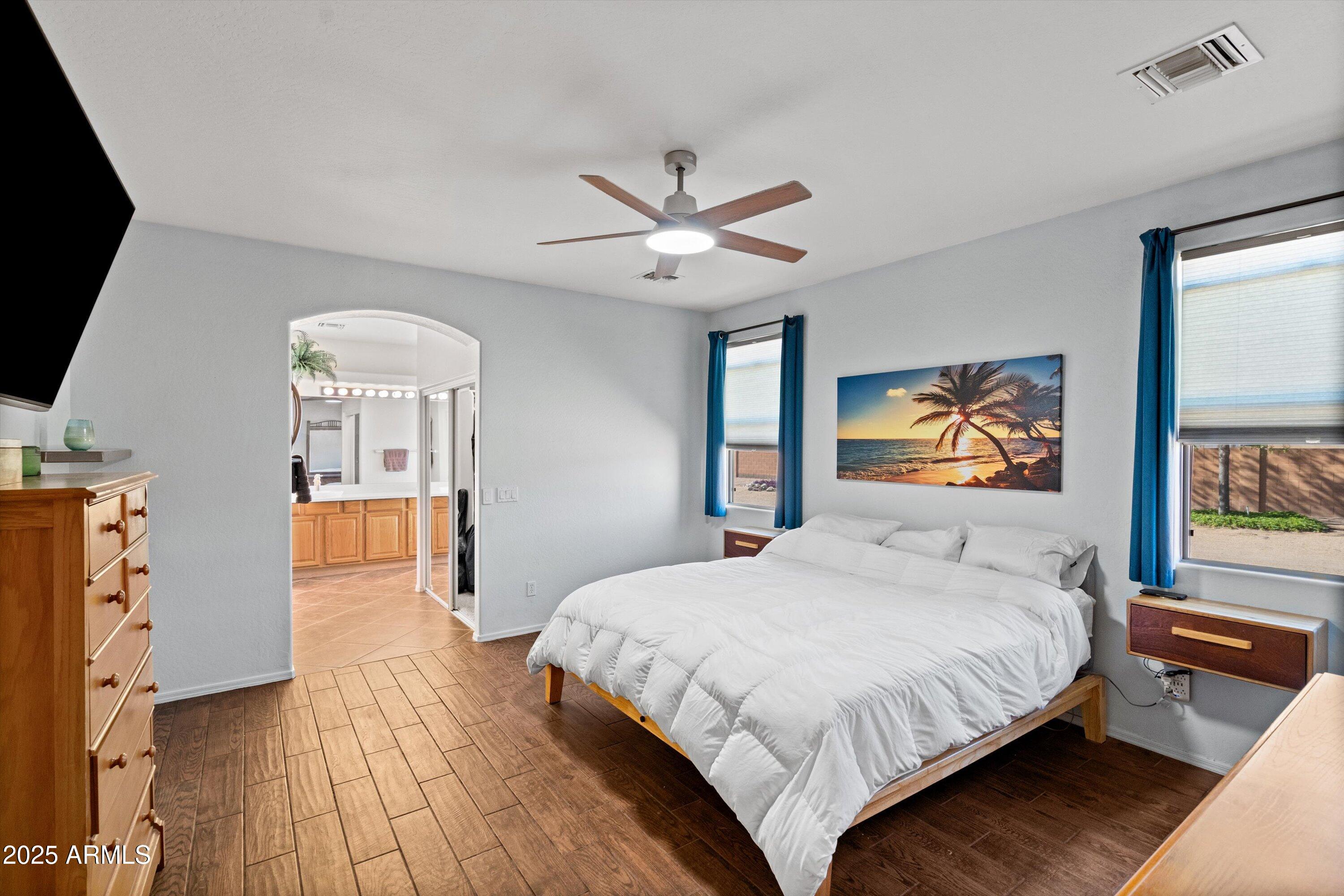 24909 W RED ROBIN Drive