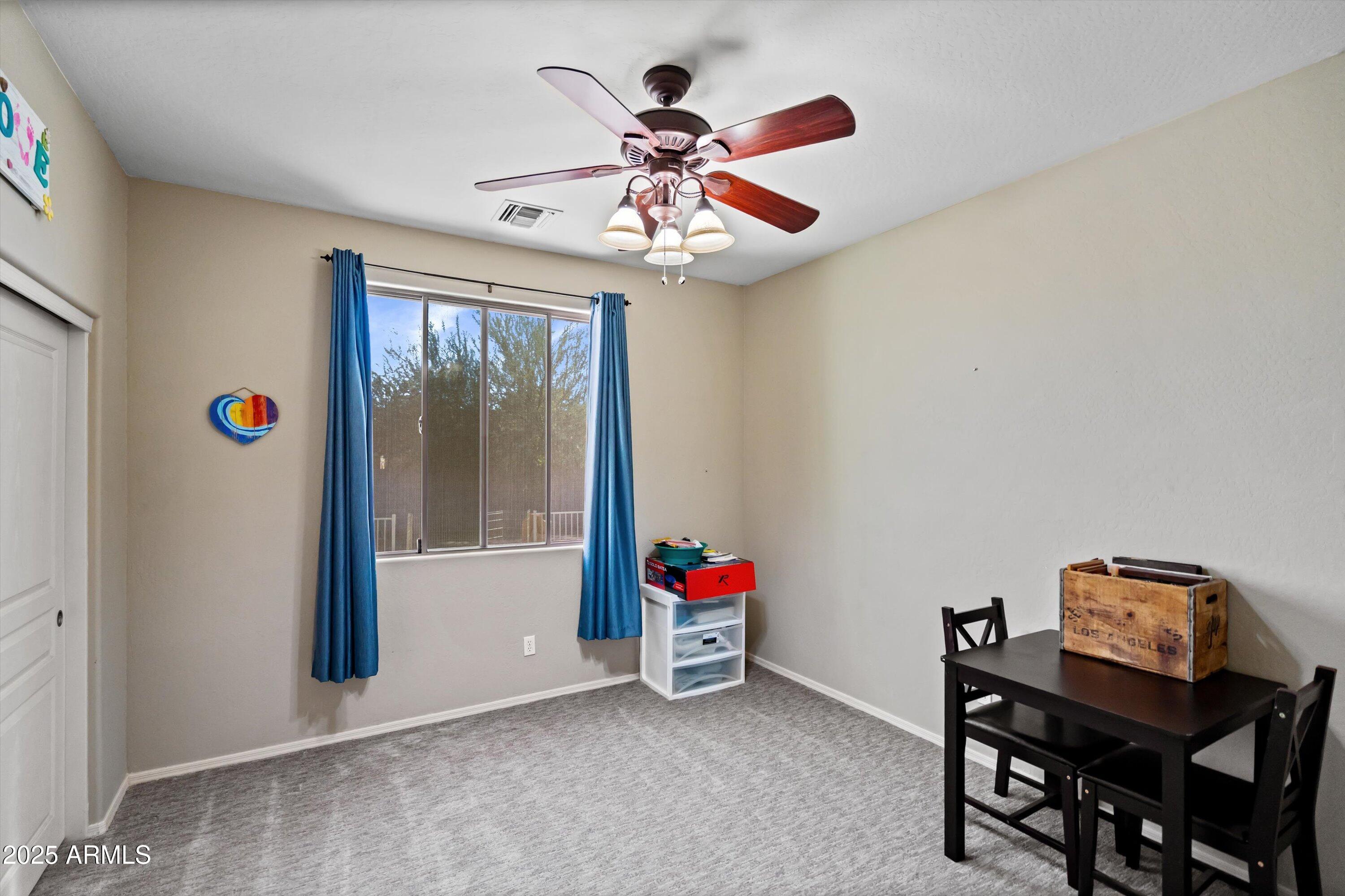 24909 W RED ROBIN Drive