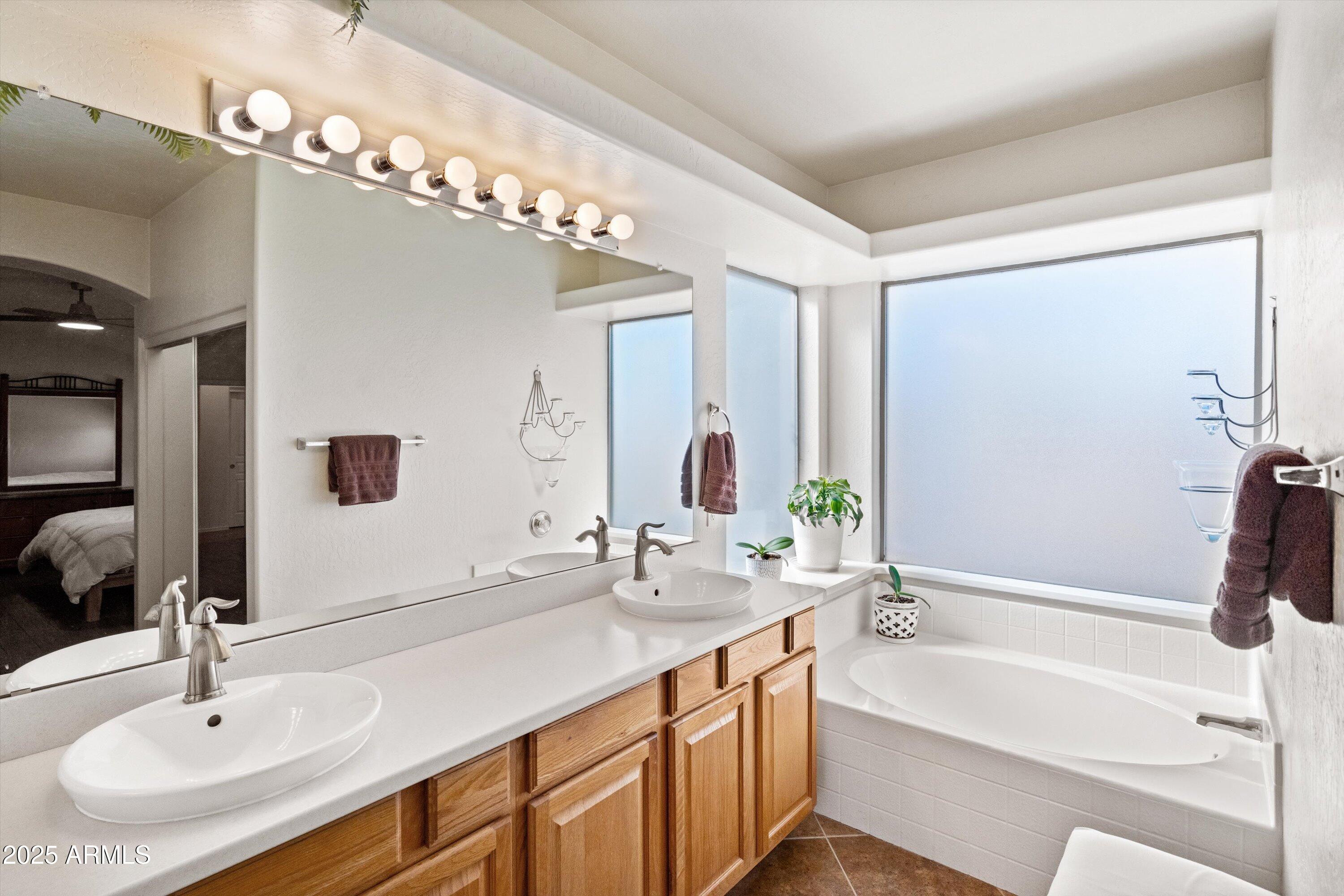 24909 W RED ROBIN Drive