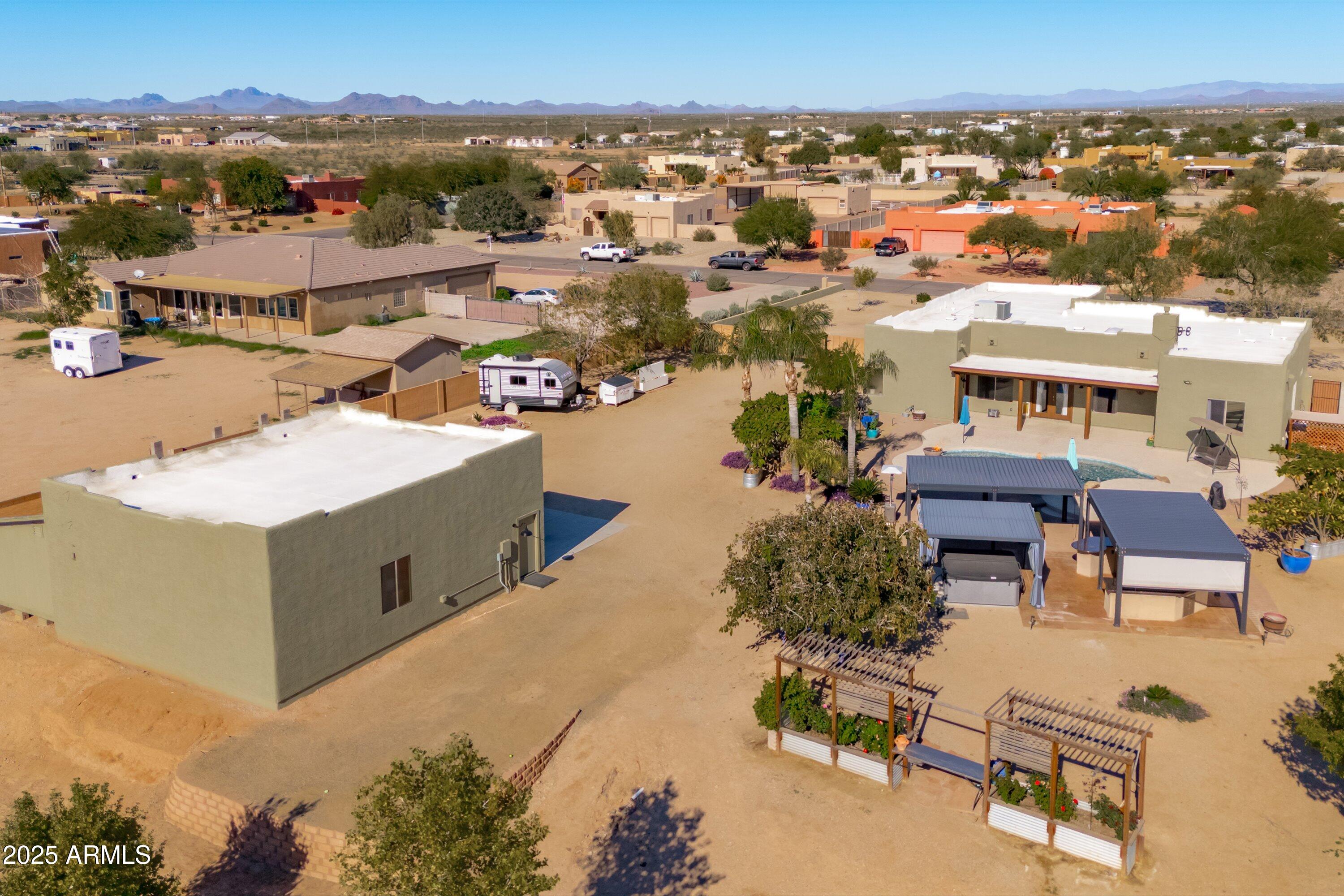 24909 W RED ROBIN Drive