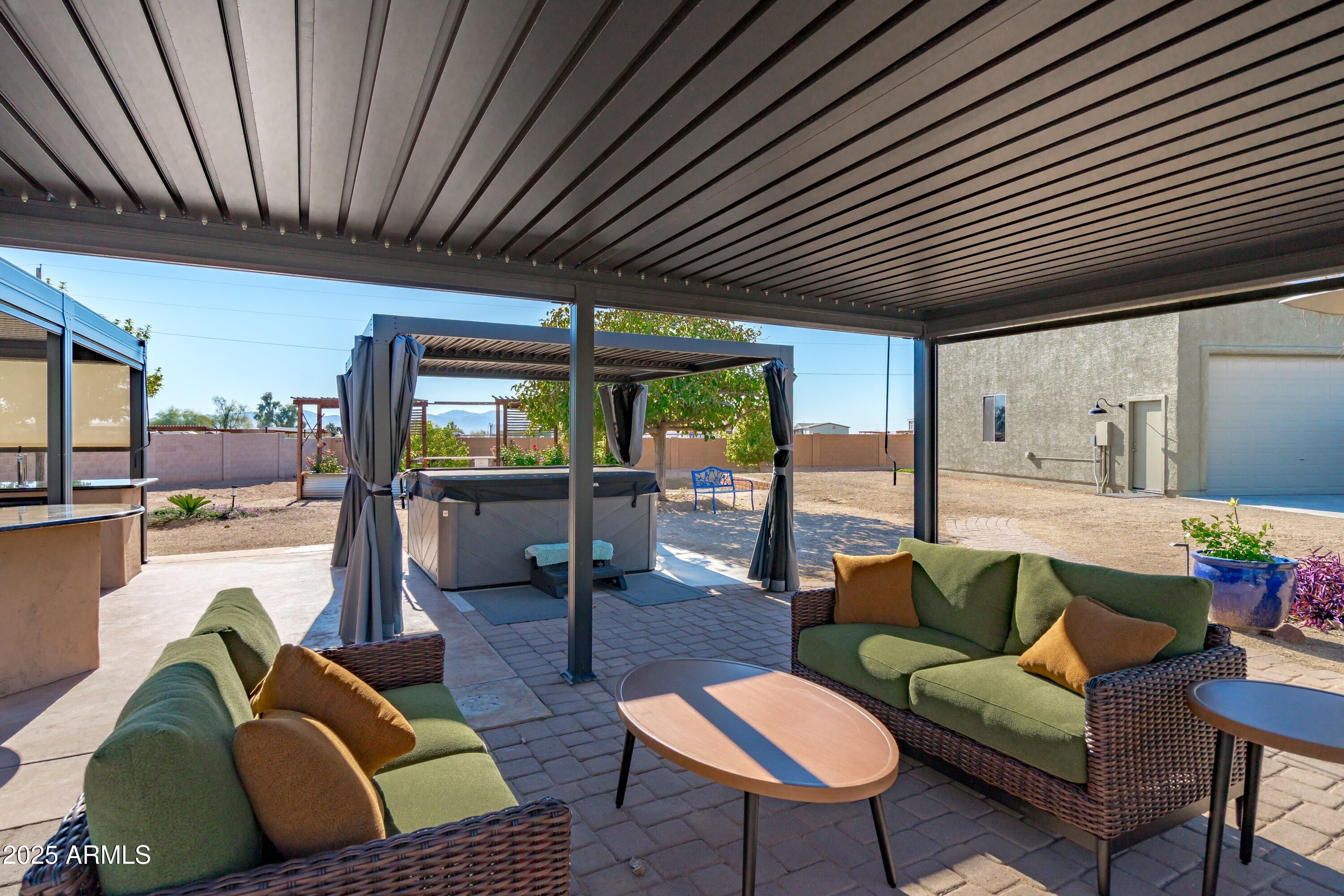 24909 W RED ROBIN Drive