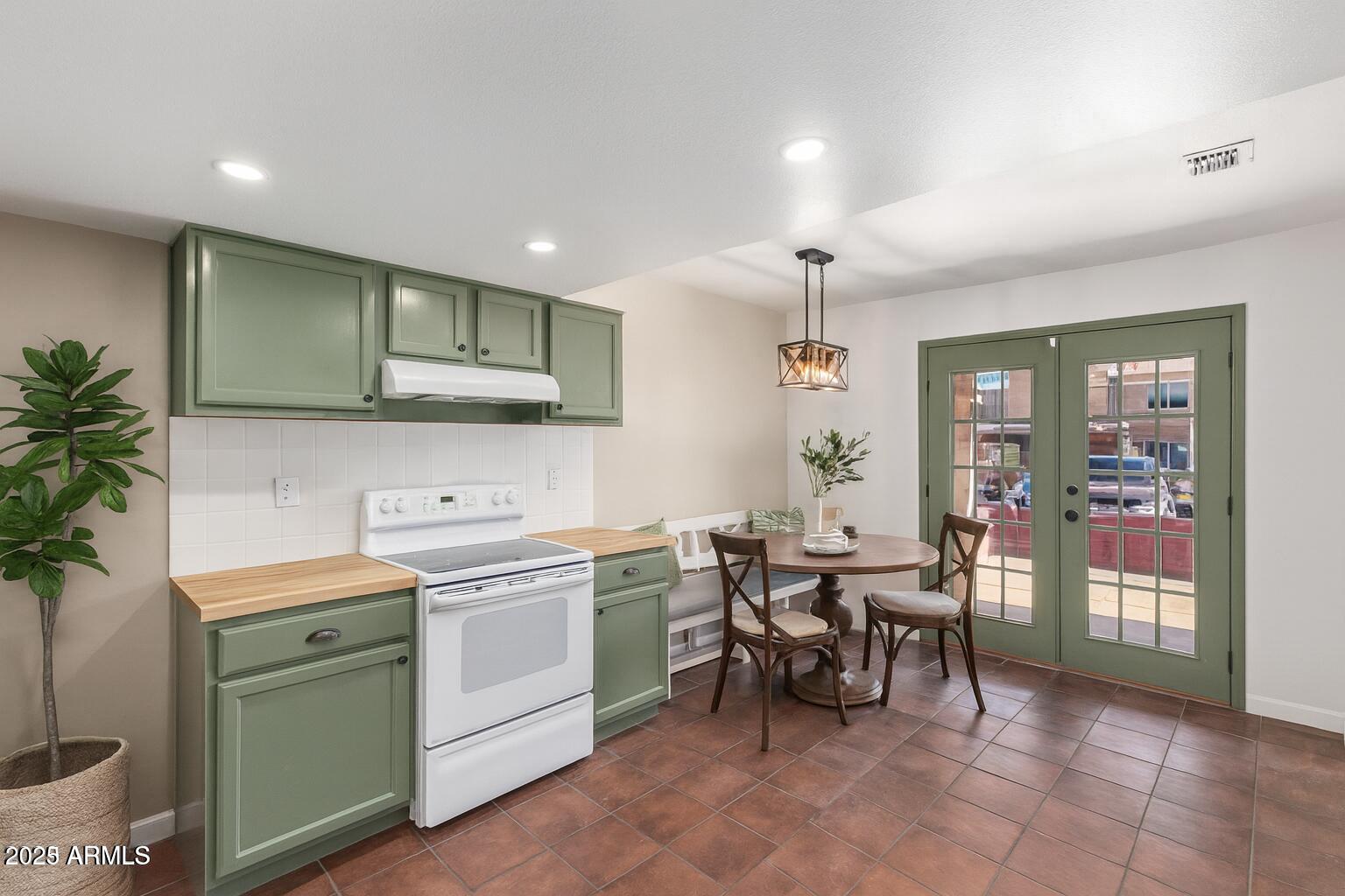 3511 E BASELINE Road 1140