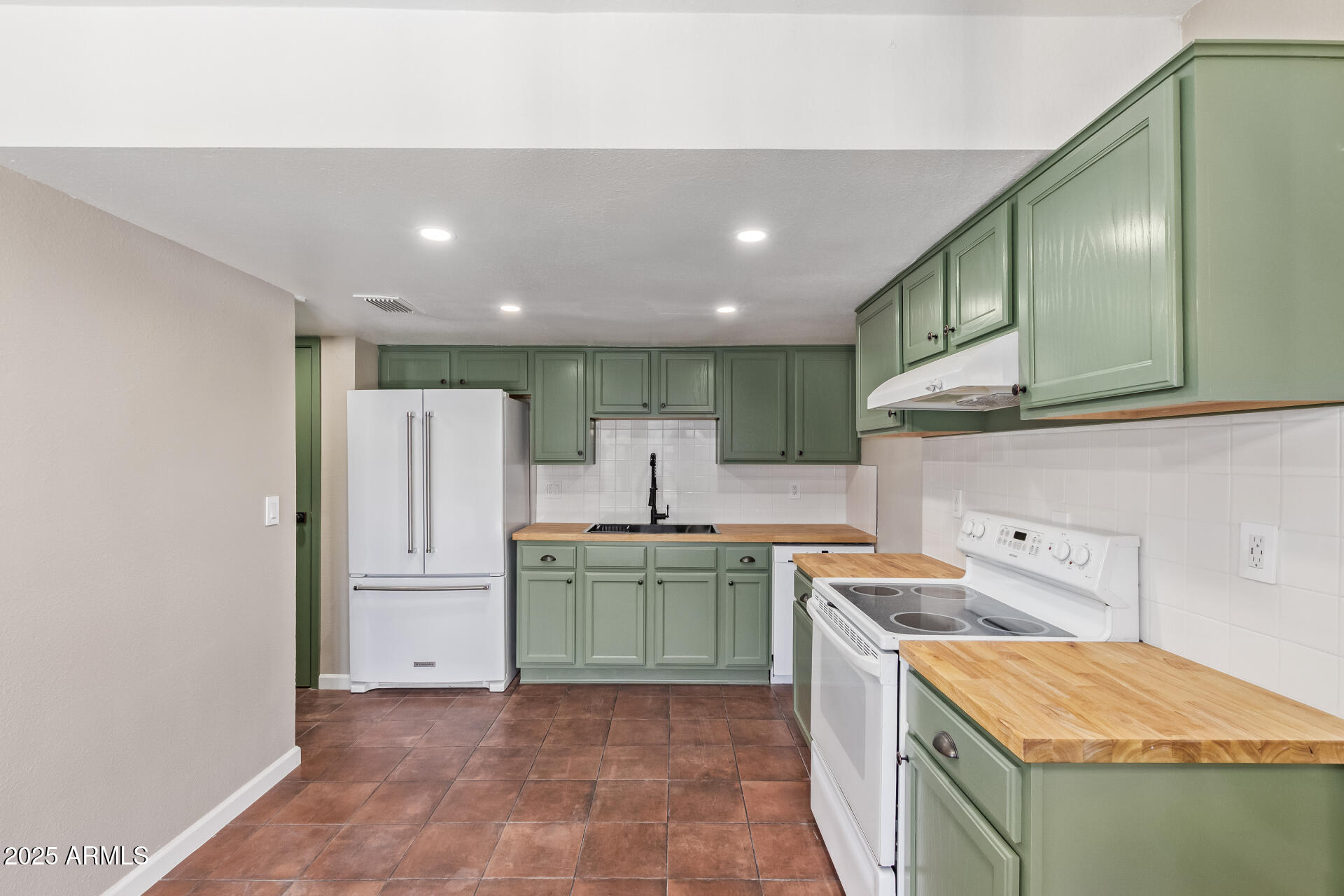 3511 E BASELINE Road 1140