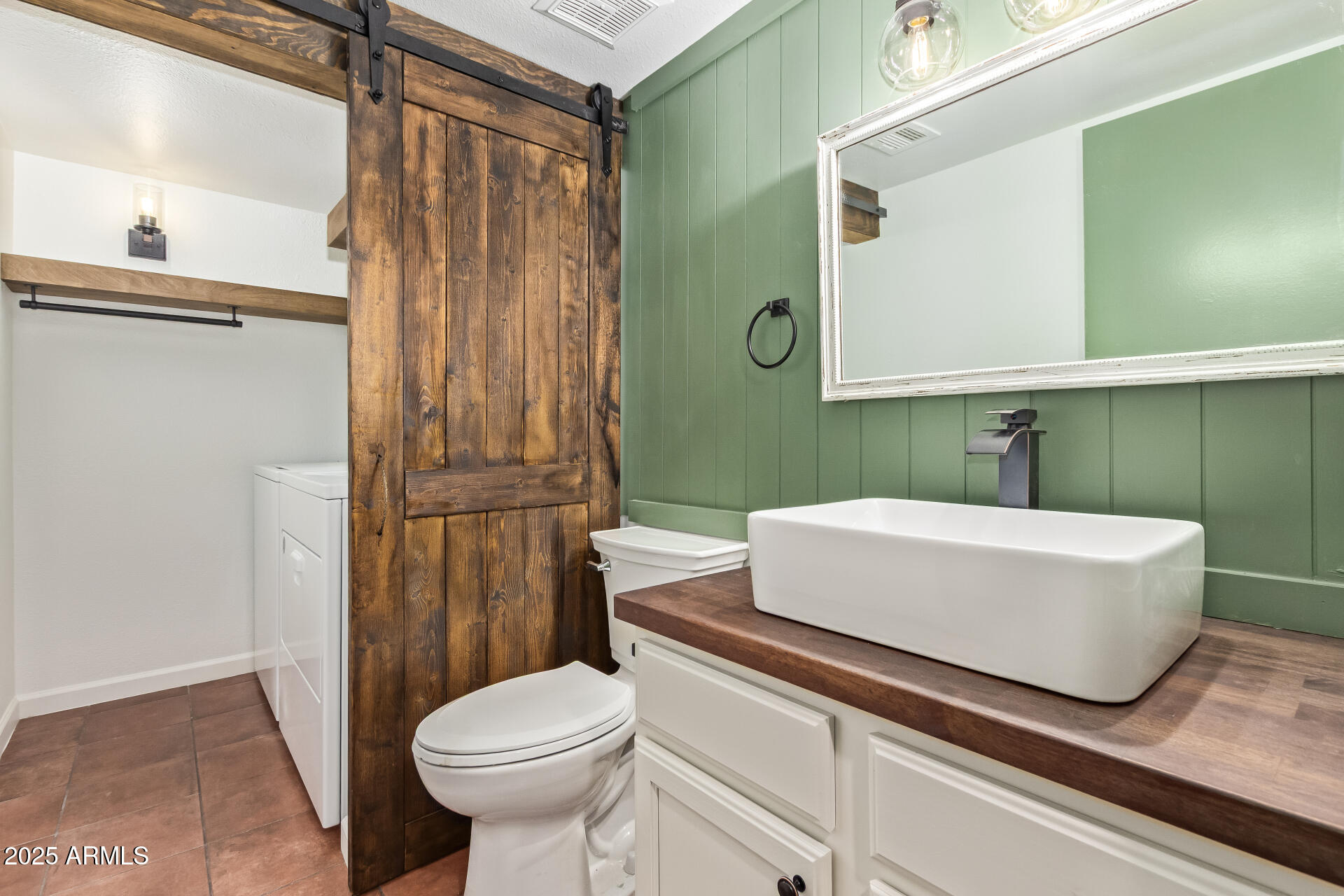 3511 E BASELINE Road 1140