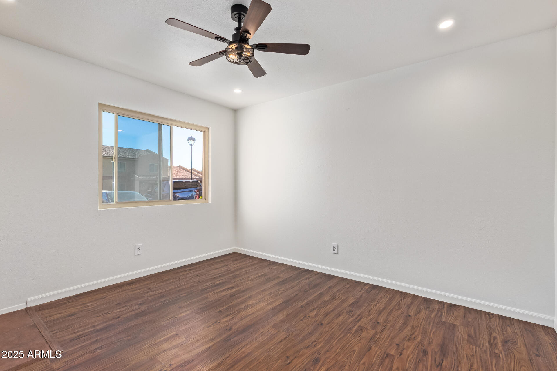 3511 E BASELINE Road 1140