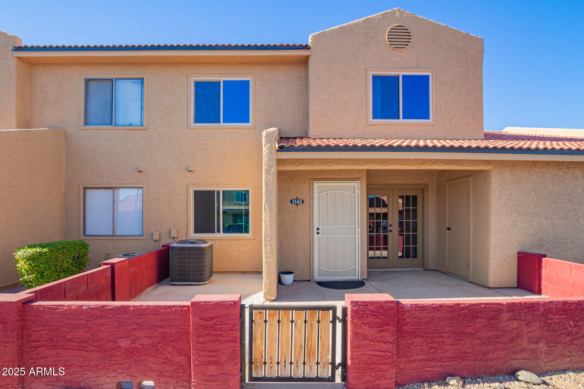 3511 E BASELINE Road 1140