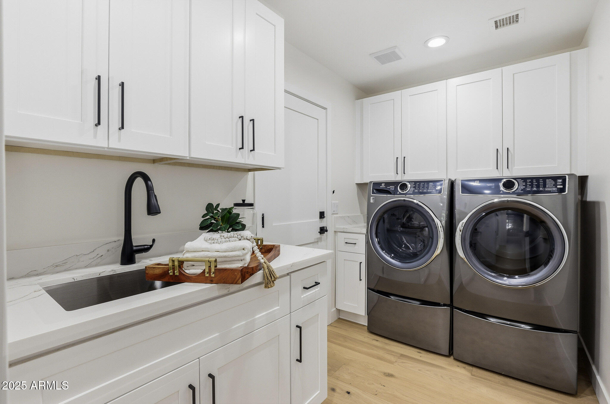 8989 N GAINEY CENTER Drive 149