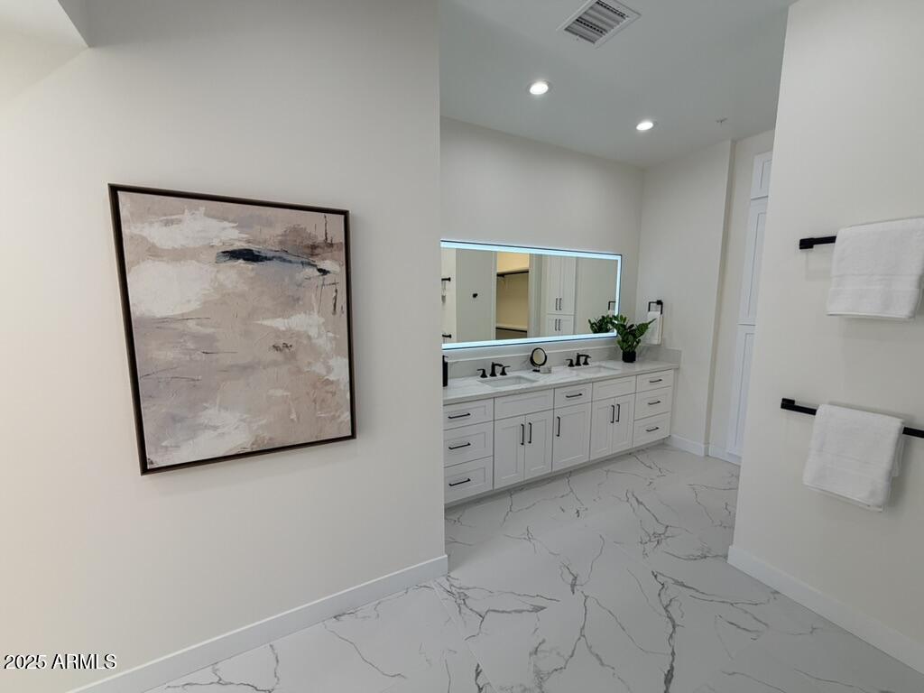 8989 N GAINEY CENTER Drive 149