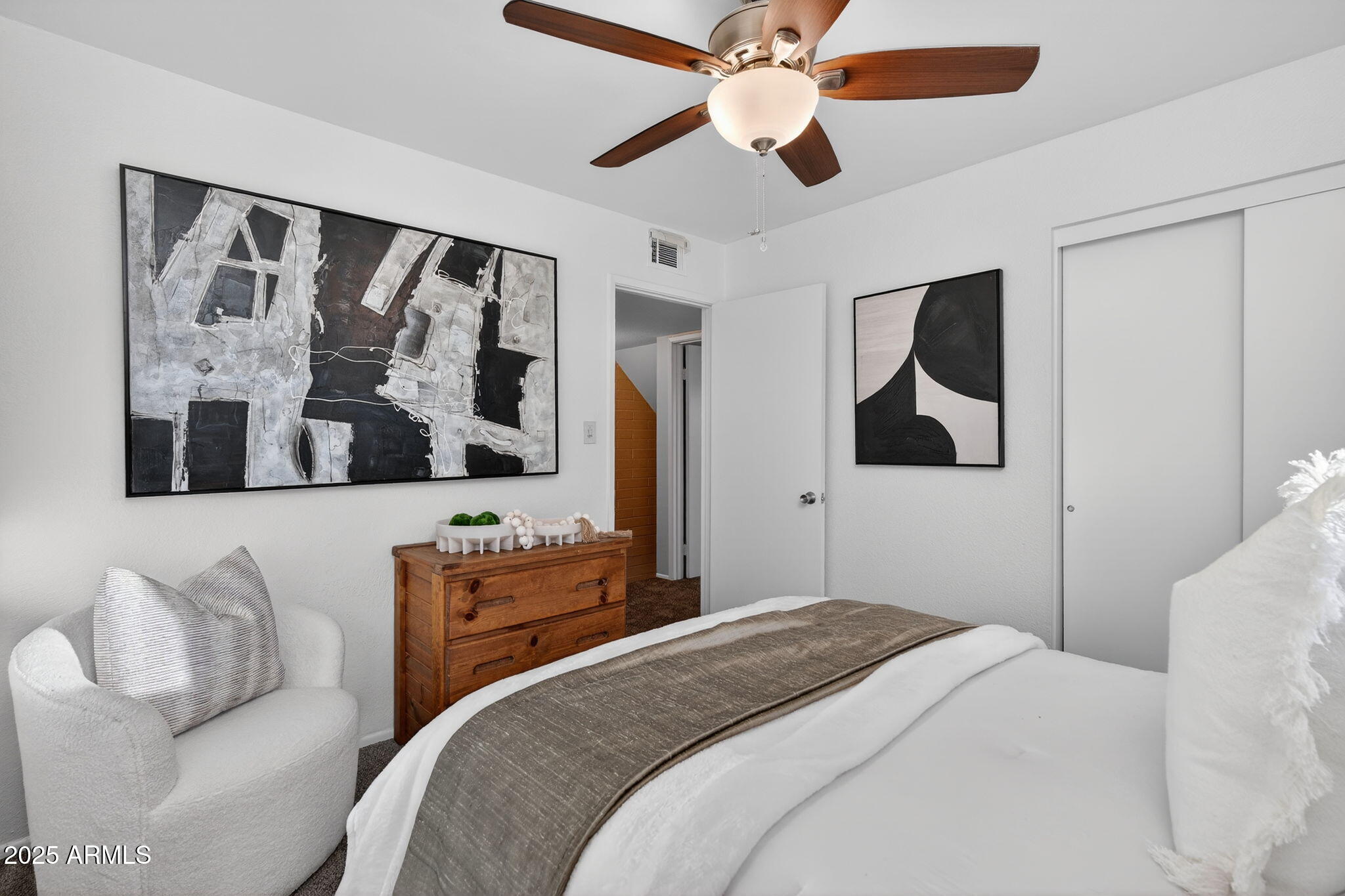 1113 N 84TH Place