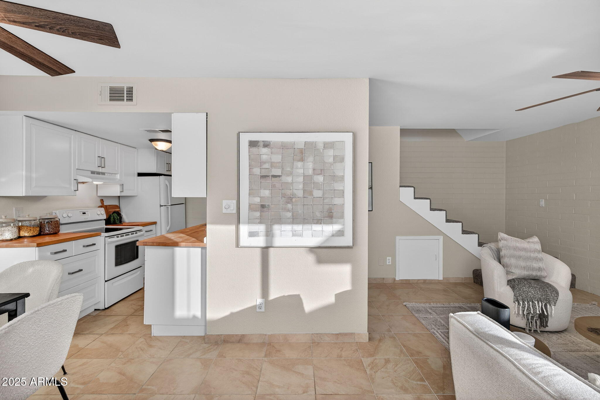 1113 N 84TH Place