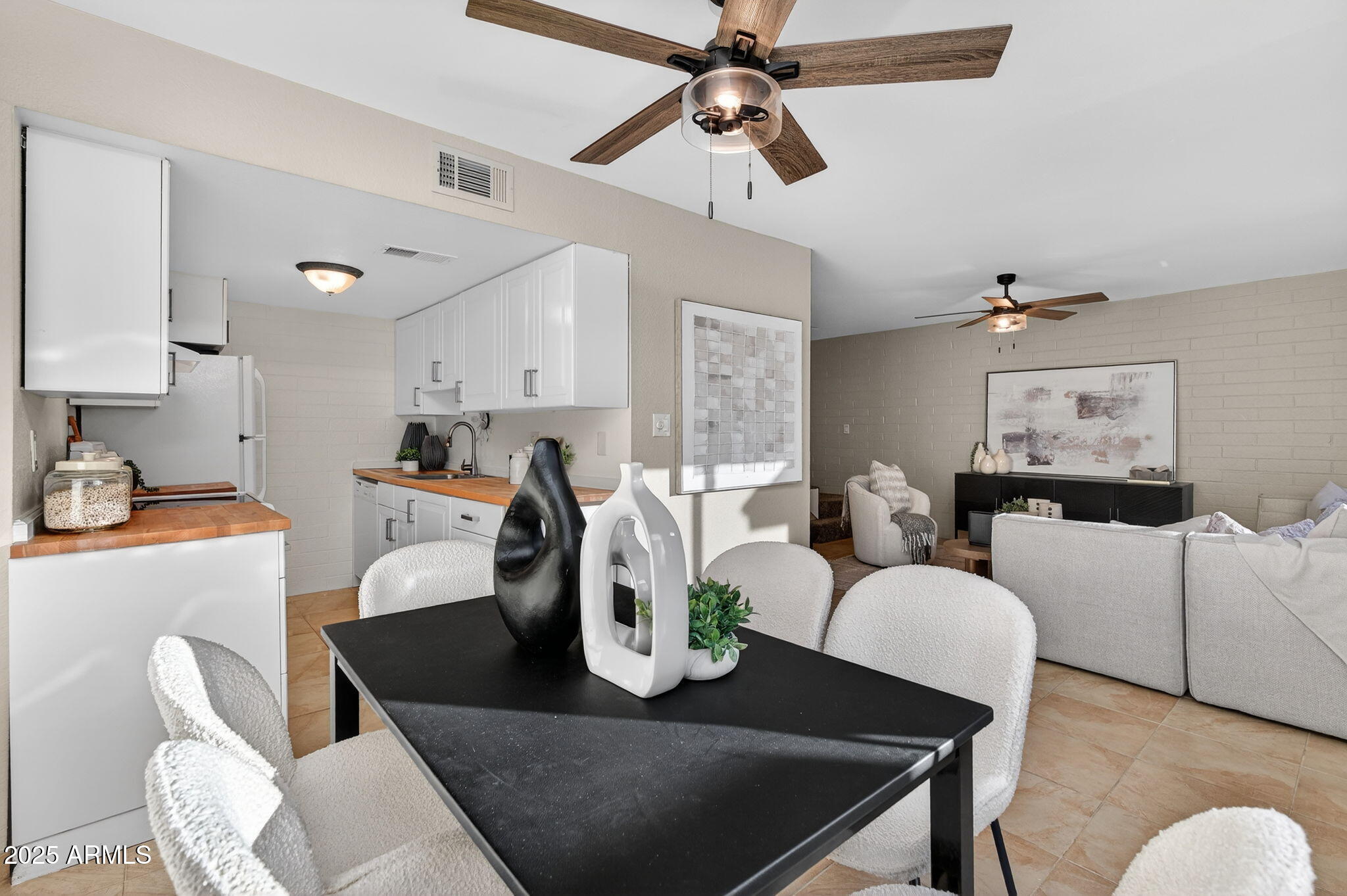 1113 N 84TH Place