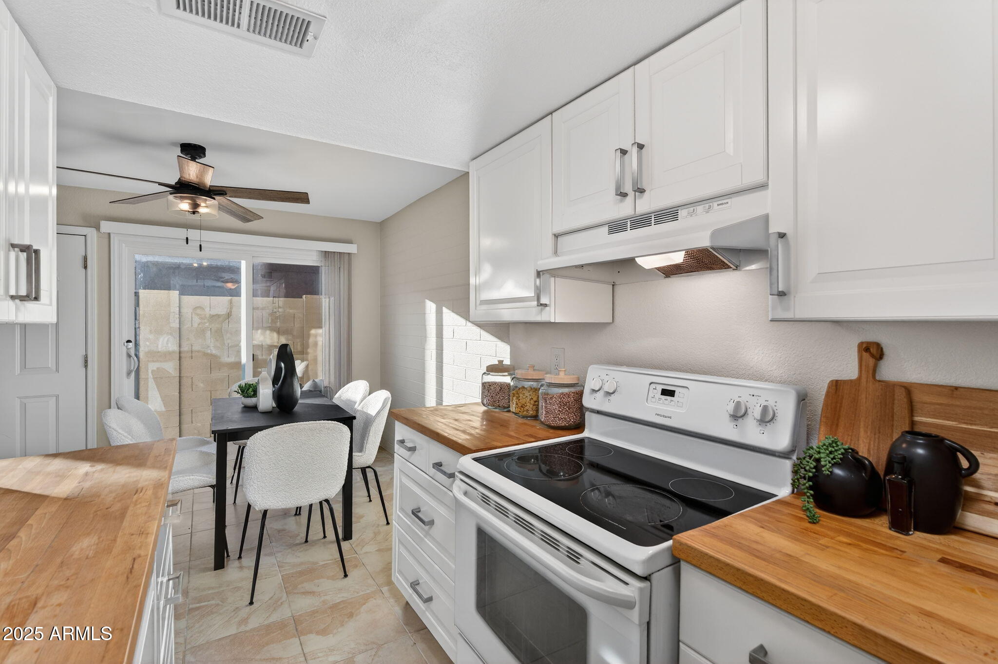 1113 N 84TH Place
