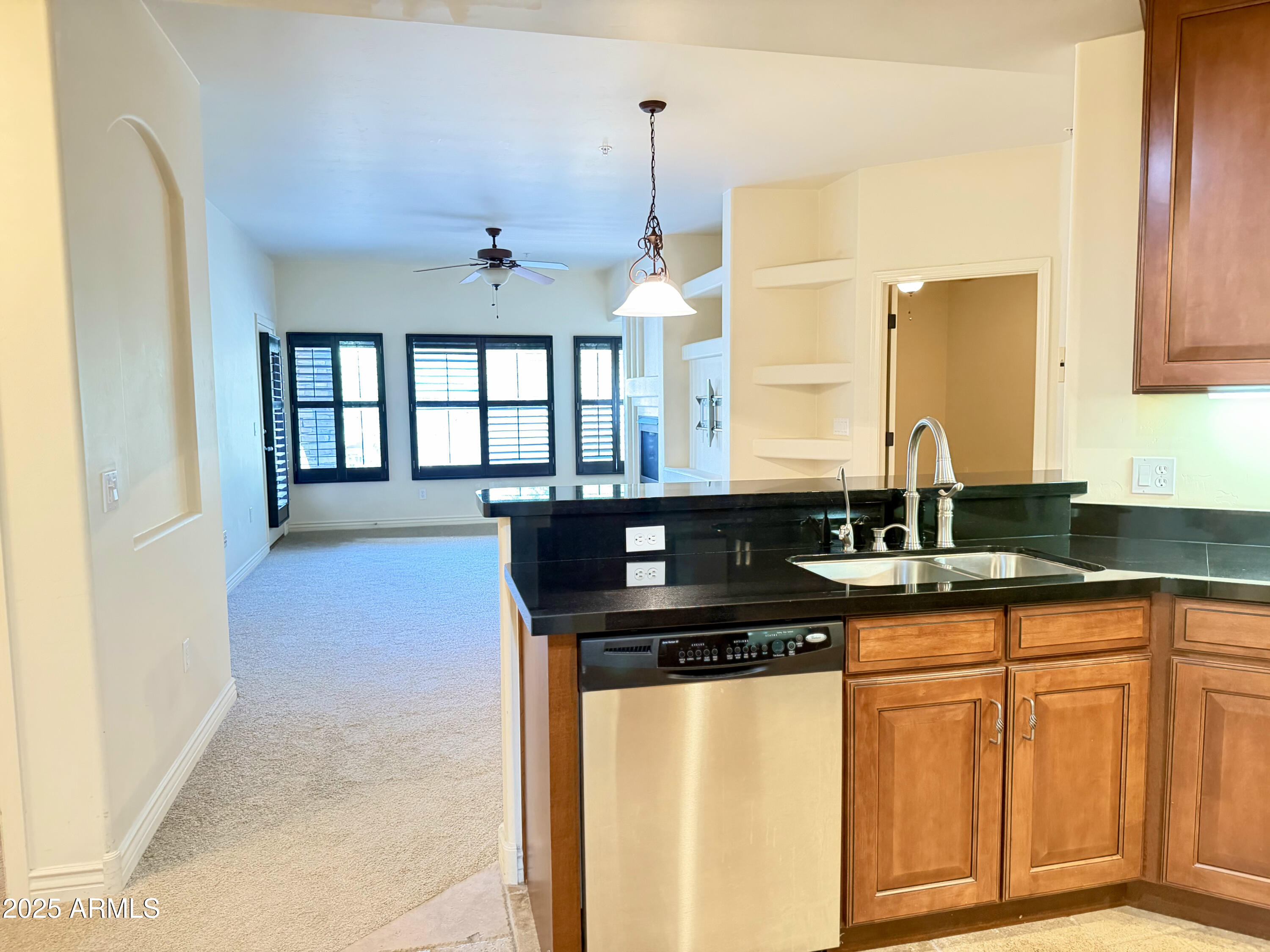 5350 E DEER VALLEY Drive 2434