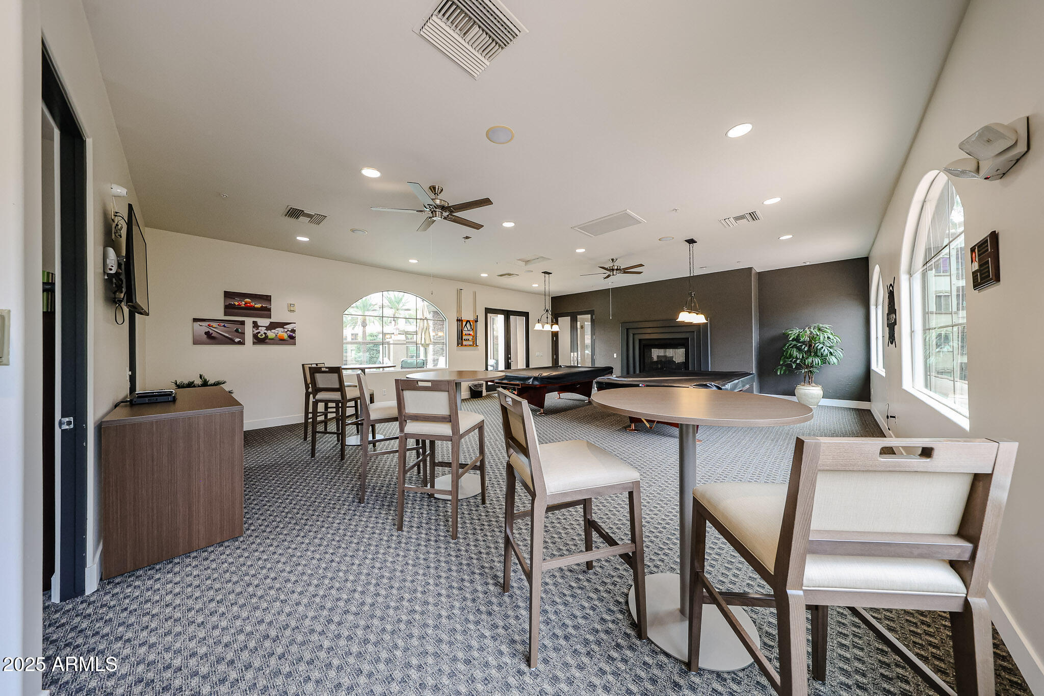 5350 E DEER VALLEY Drive 2434