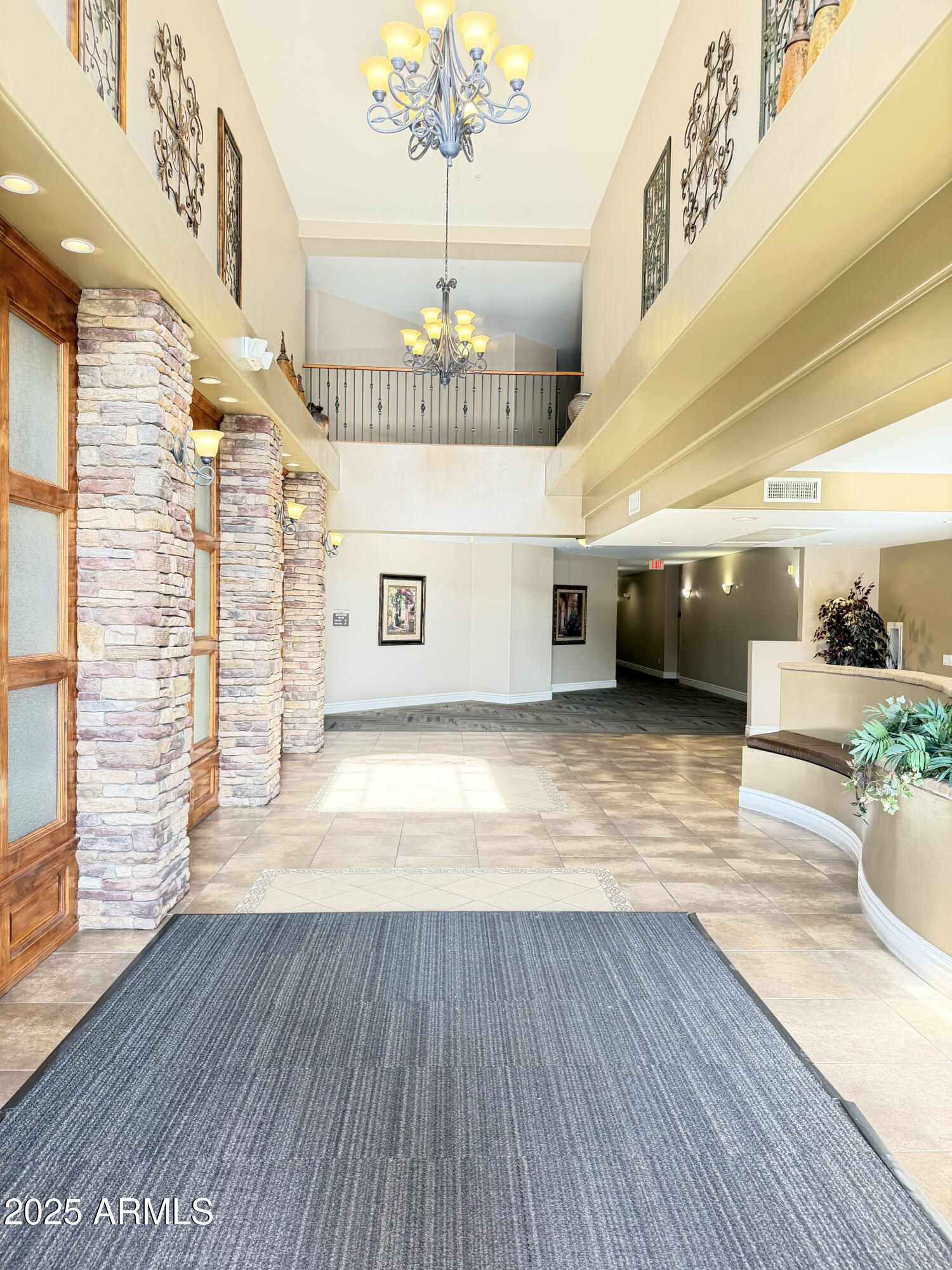 5350 E DEER VALLEY Drive 2434