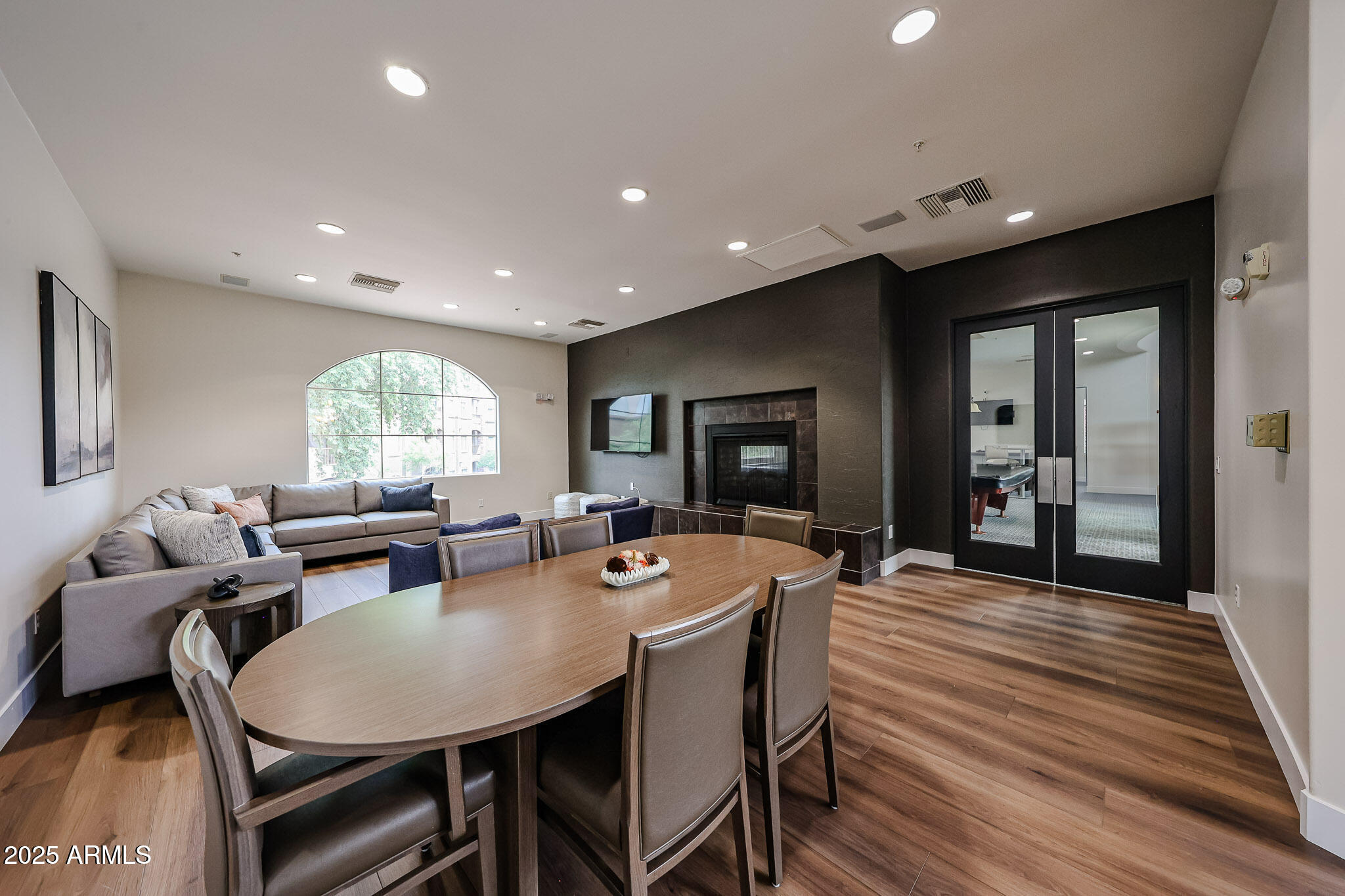 5350 E DEER VALLEY Drive 2434