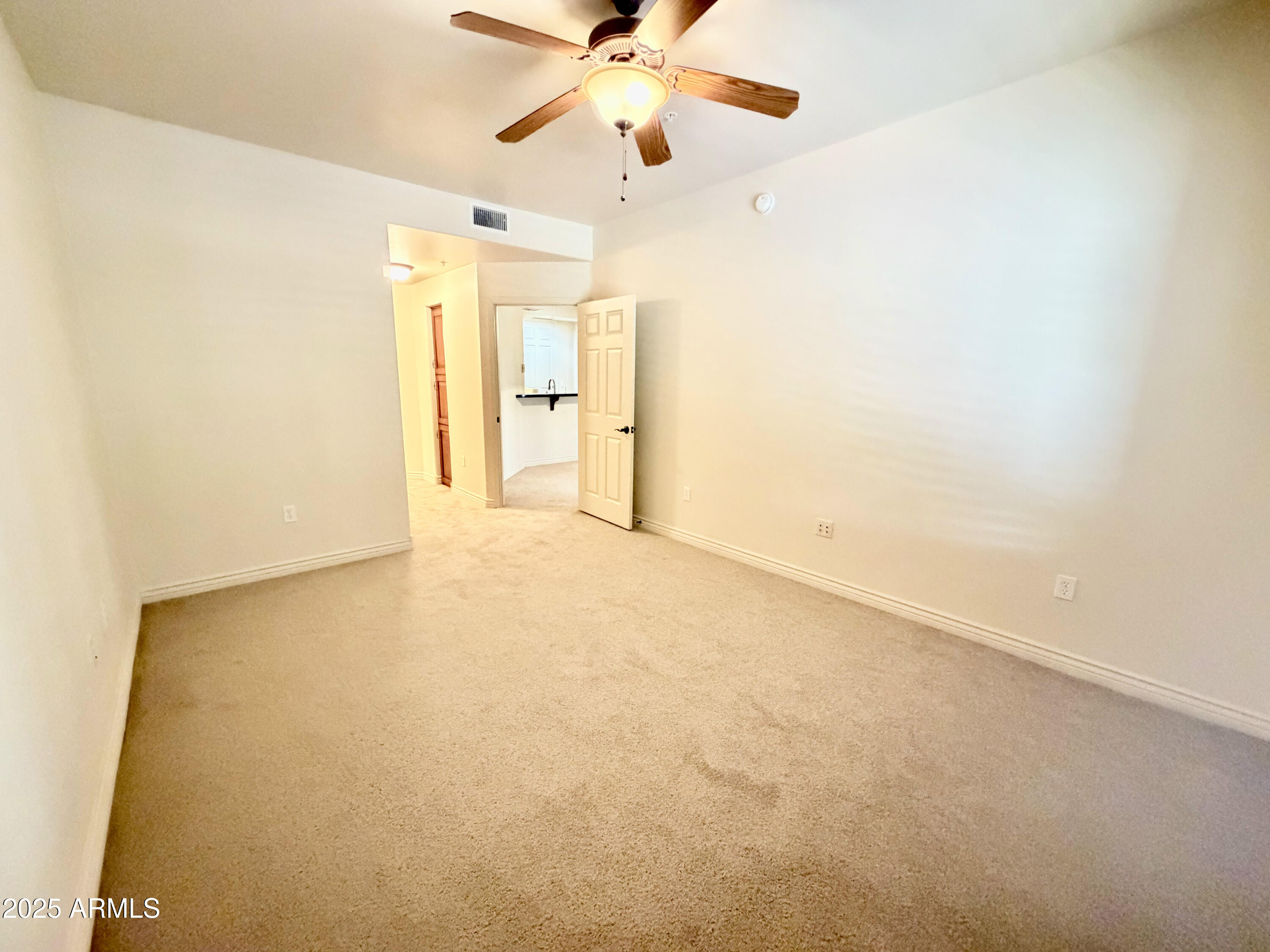 5350 E DEER VALLEY Drive 2434