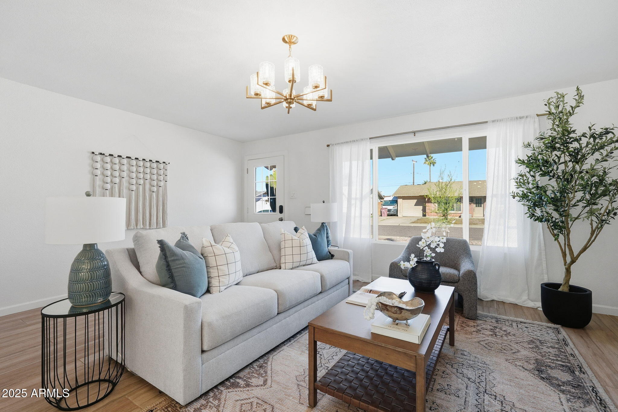 8725 E CORONADO Road