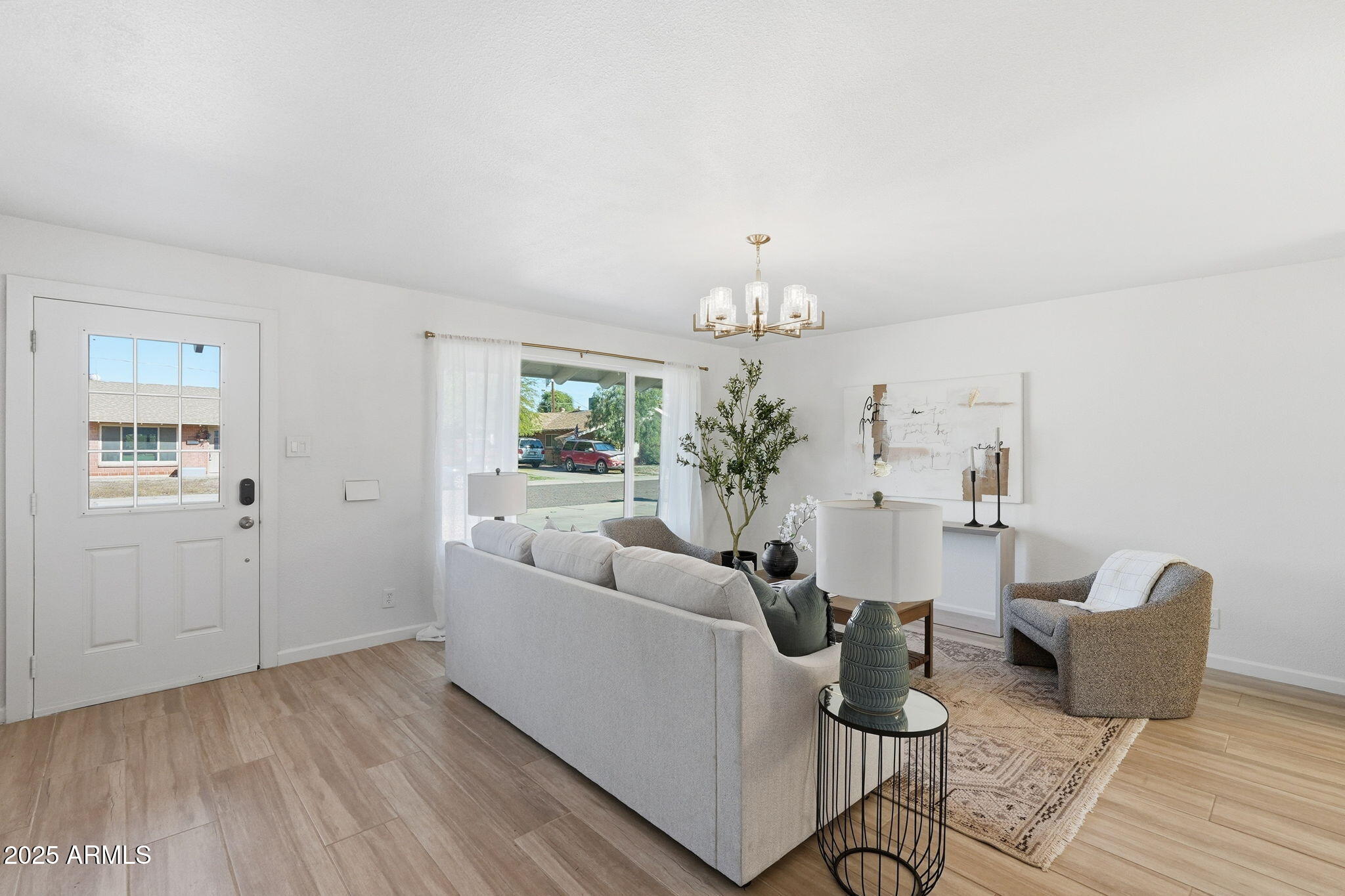 8725 E CORONADO Road