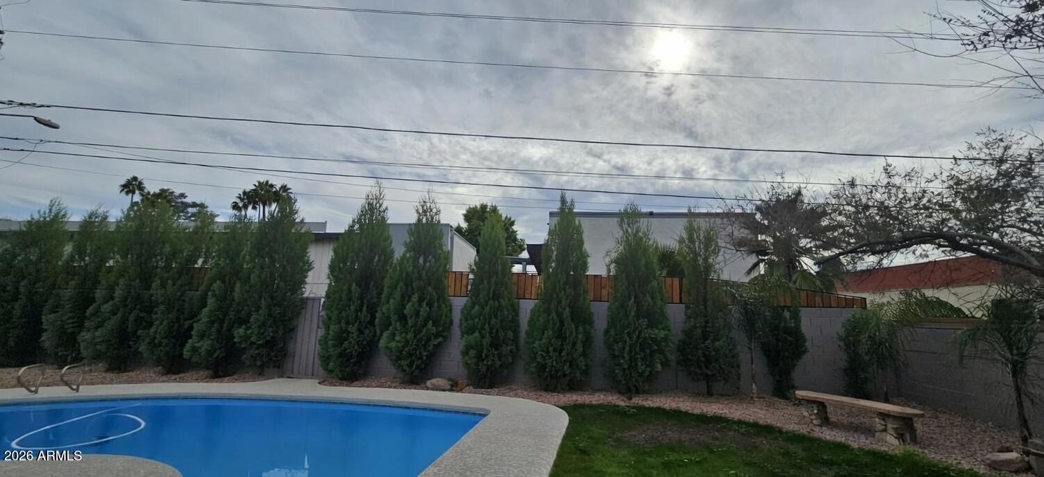 8725 E CORONADO Road