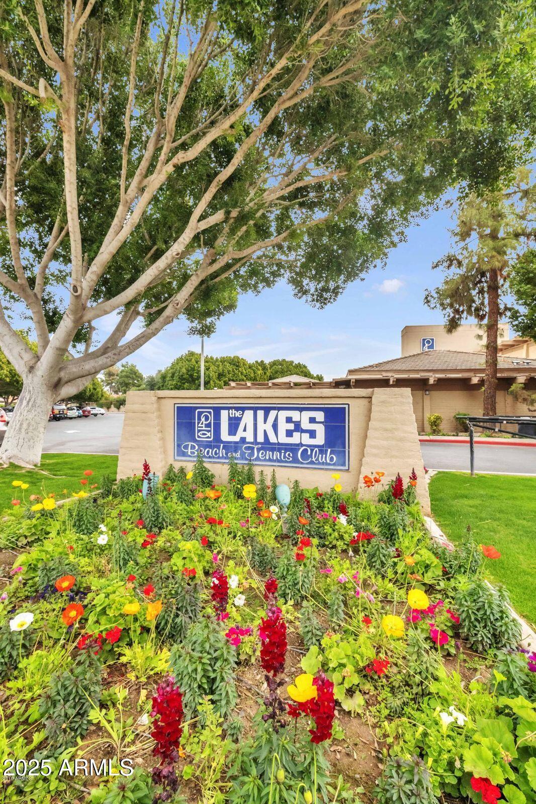 959 E LOBSTER TRAP Lane